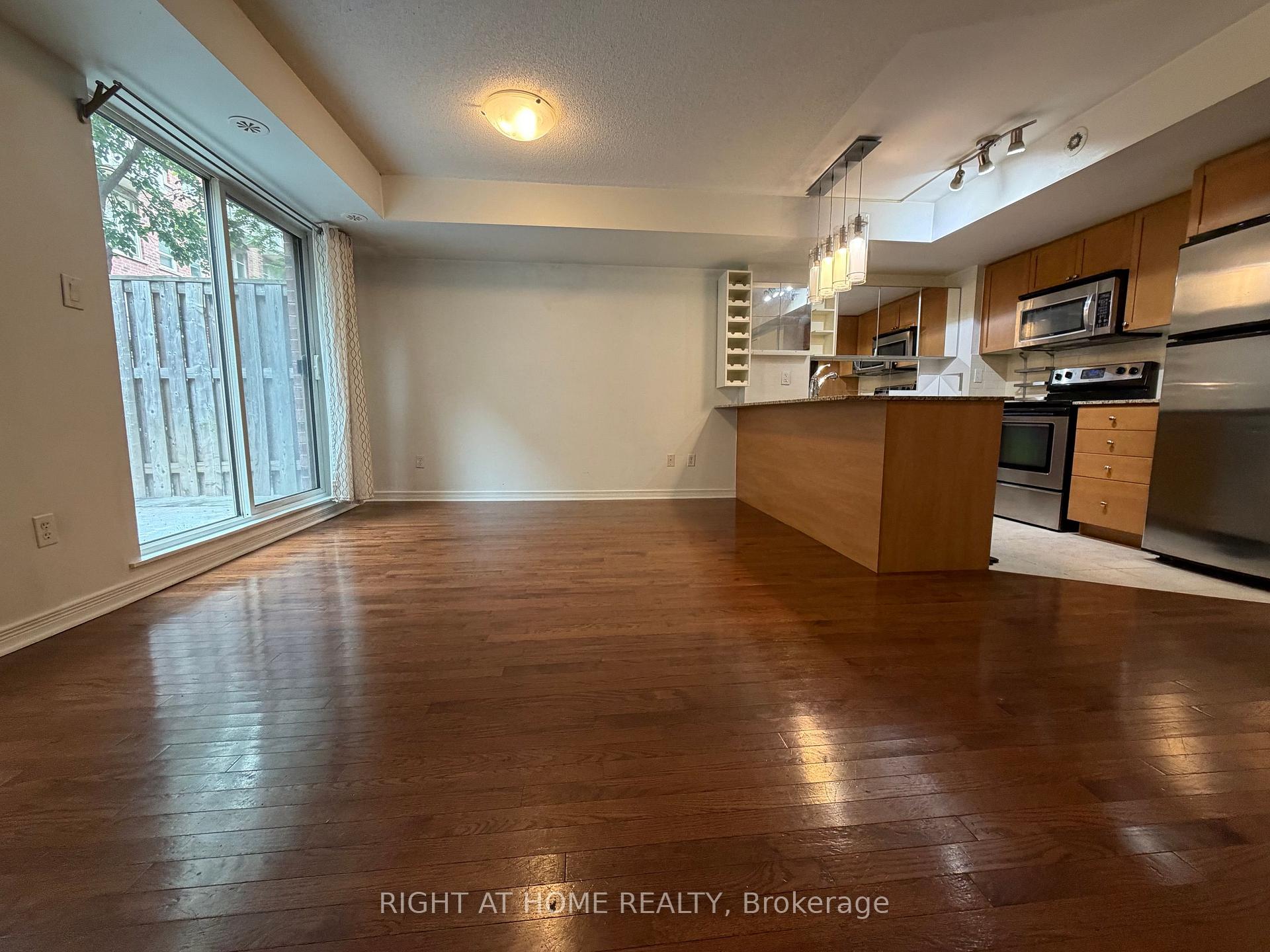Photo 7 of Unit 126, 11 Ruttan Street, Toronto, Dufferin Grove — HOMEH