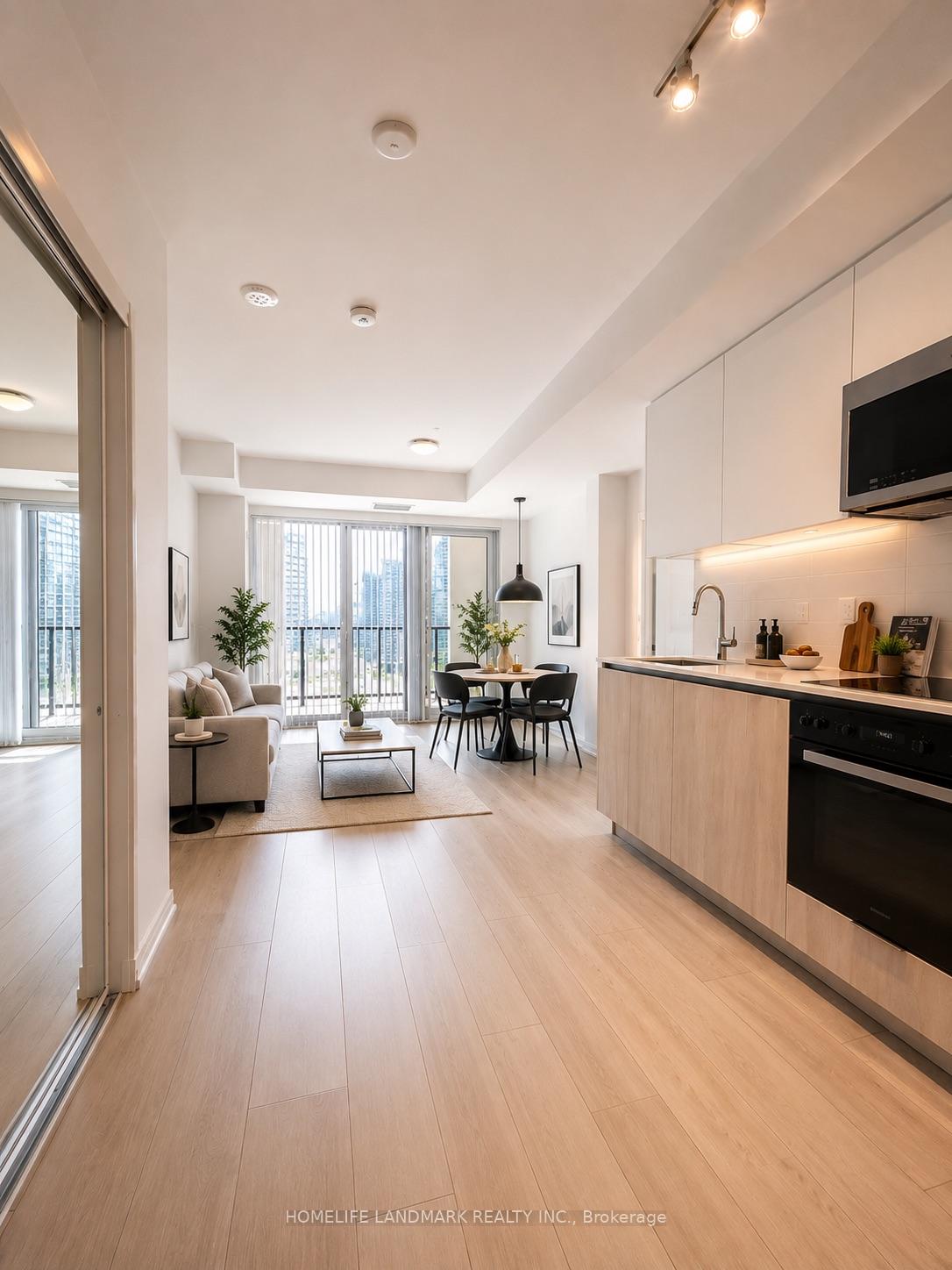 Front of Unit 1017, 400 King Street W
