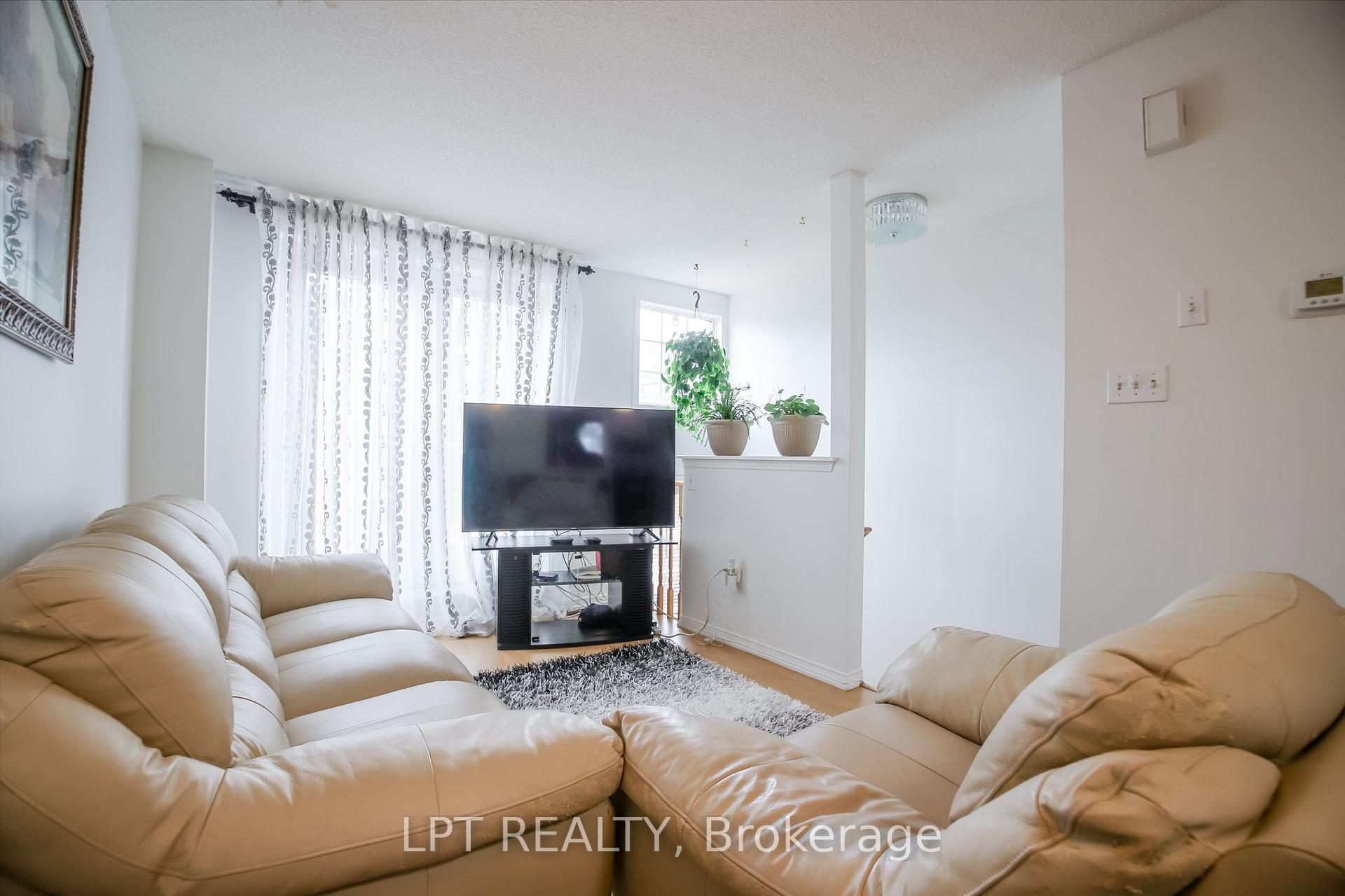 Photo 5 of Unit 36, 1378 Meadowvale Road, Scarborough, Rouge — HOMEH