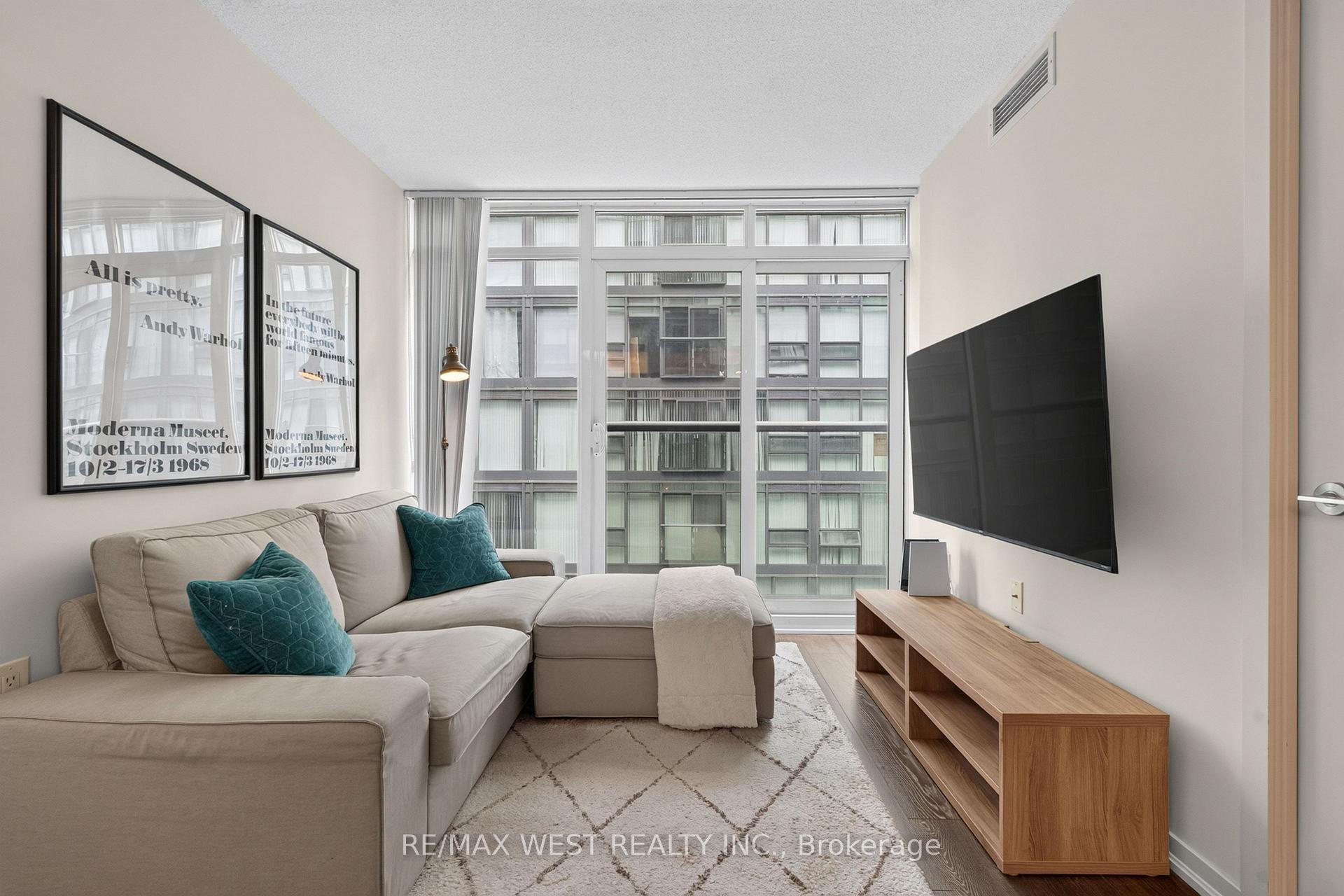 Photo 2 of Unit 1802, 36 Lisgar Street, Toronto, Little Portugal — HOMEH