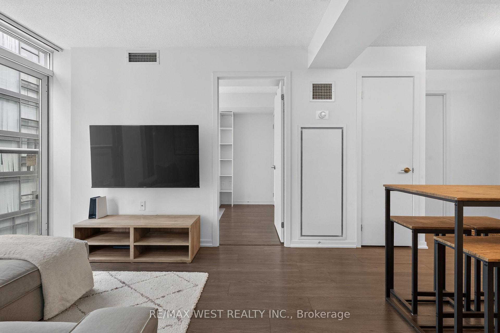 Photo 6 of Unit 1802, 36 Lisgar Street, Toronto, Little Portugal — HOMEH