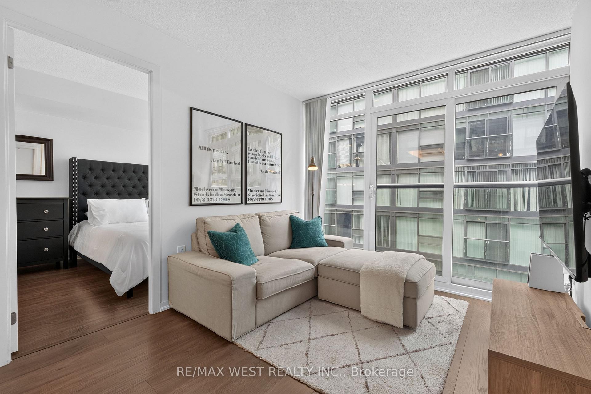 Photo 8 of Unit 1802, 36 Lisgar Street, Toronto, Little Portugal — HOMEH