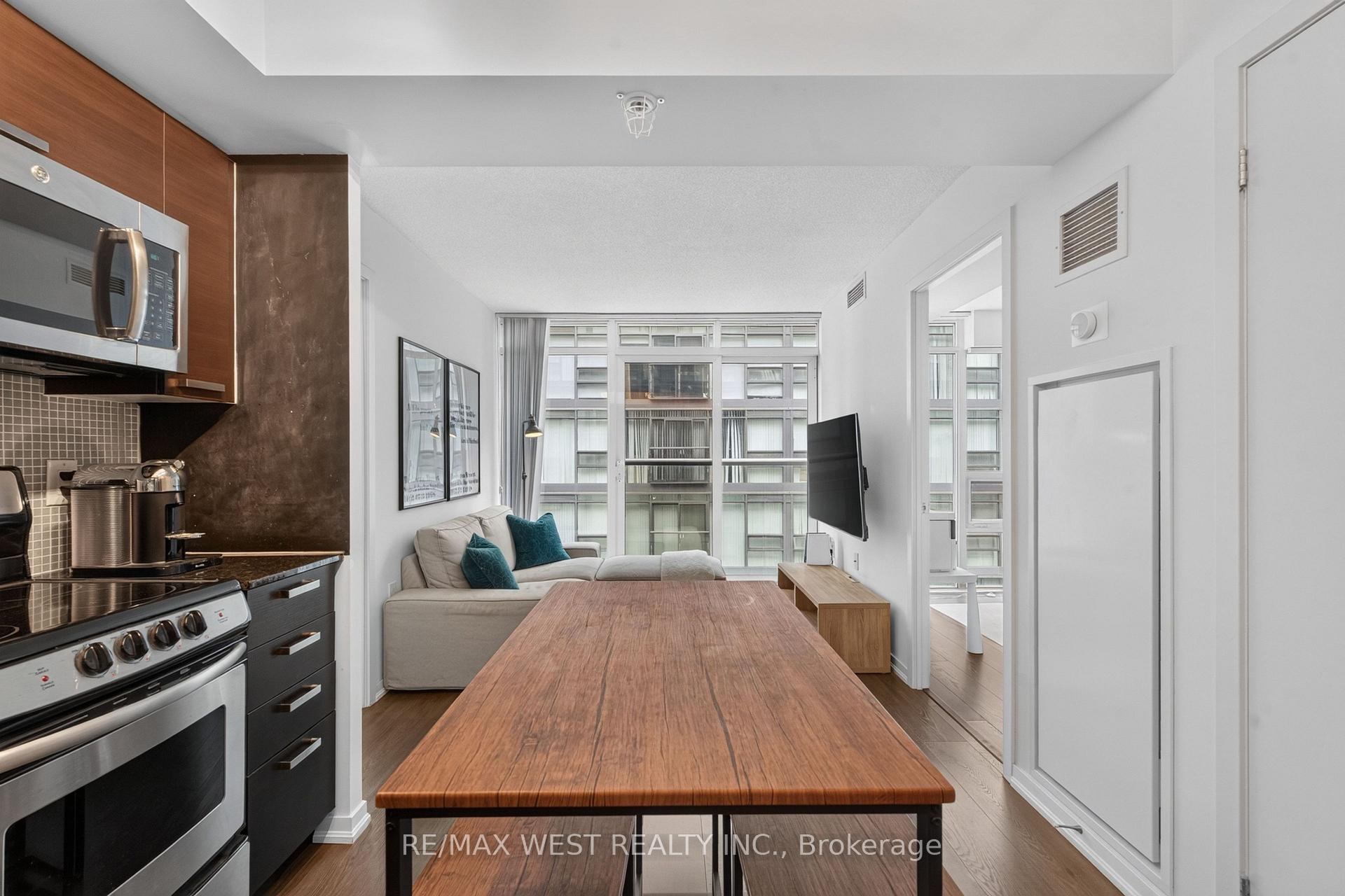 Photo 10 of Unit 1802, 36 Lisgar Street, Toronto, Little Portugal — HOMEH