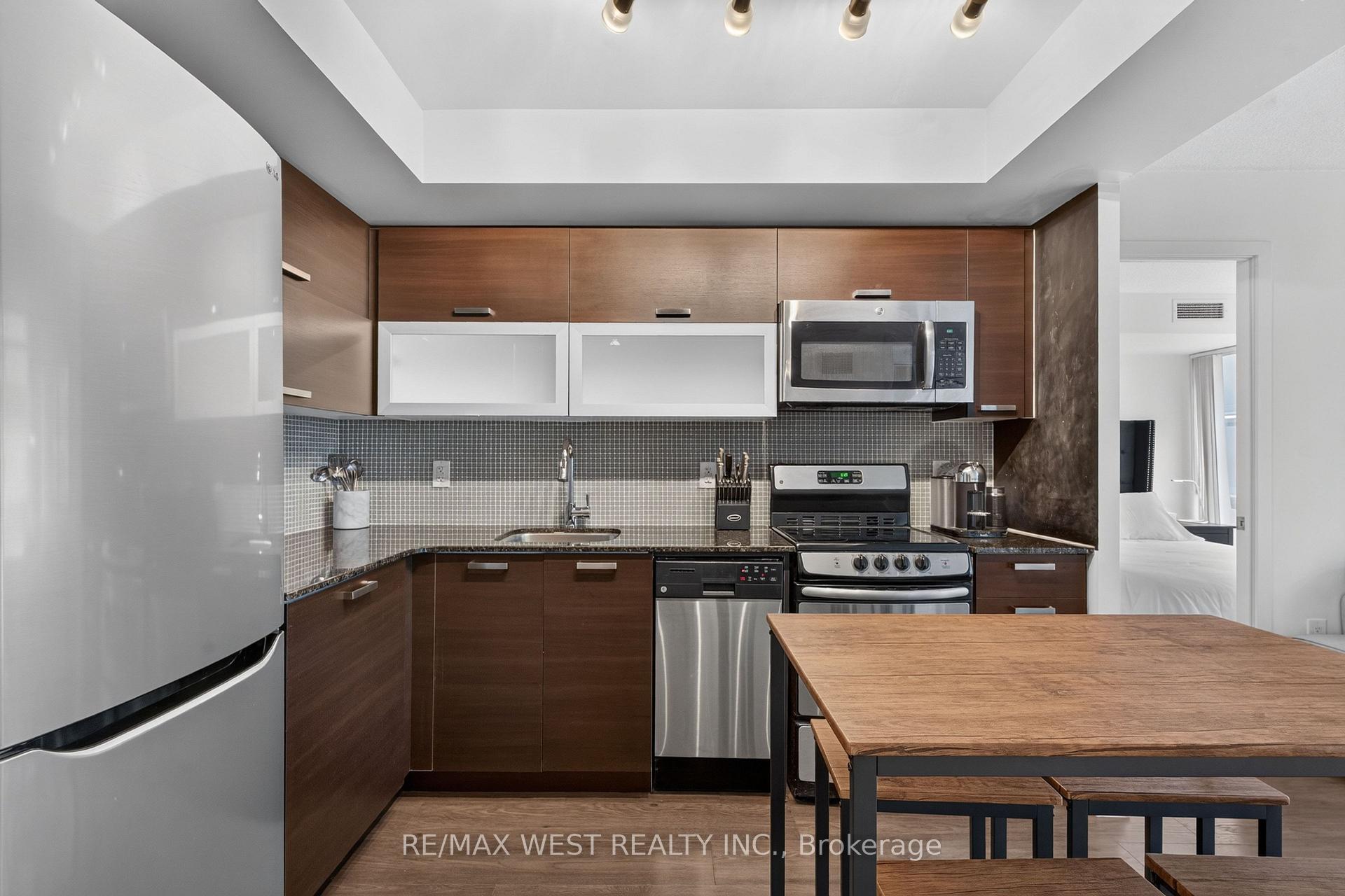Photo 11 of Unit 1802, 36 Lisgar Street, Toronto, Little Portugal — HOMEH