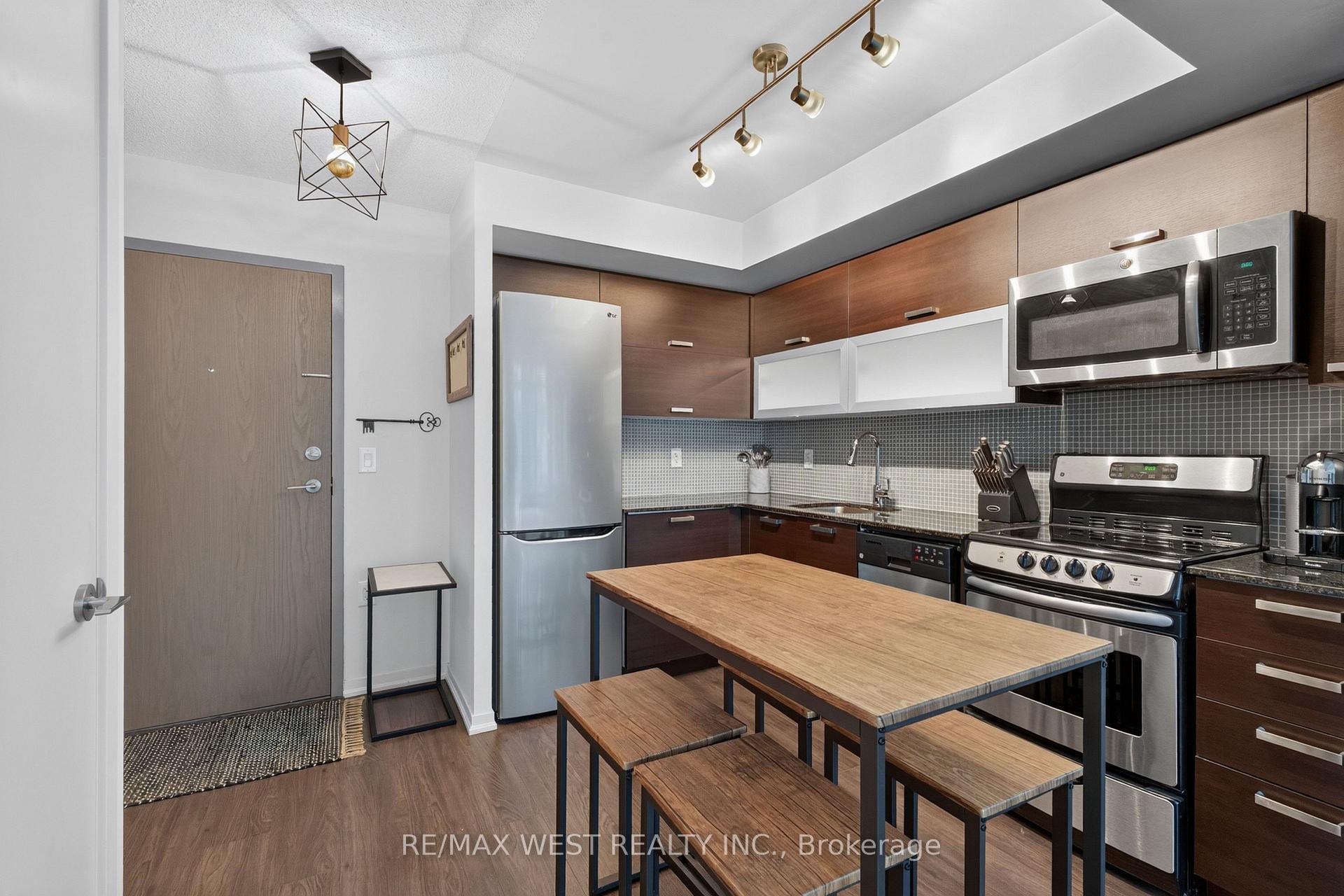Photo 12 of Unit 1802, 36 Lisgar Street, Toronto, Little Portugal — HOMEH