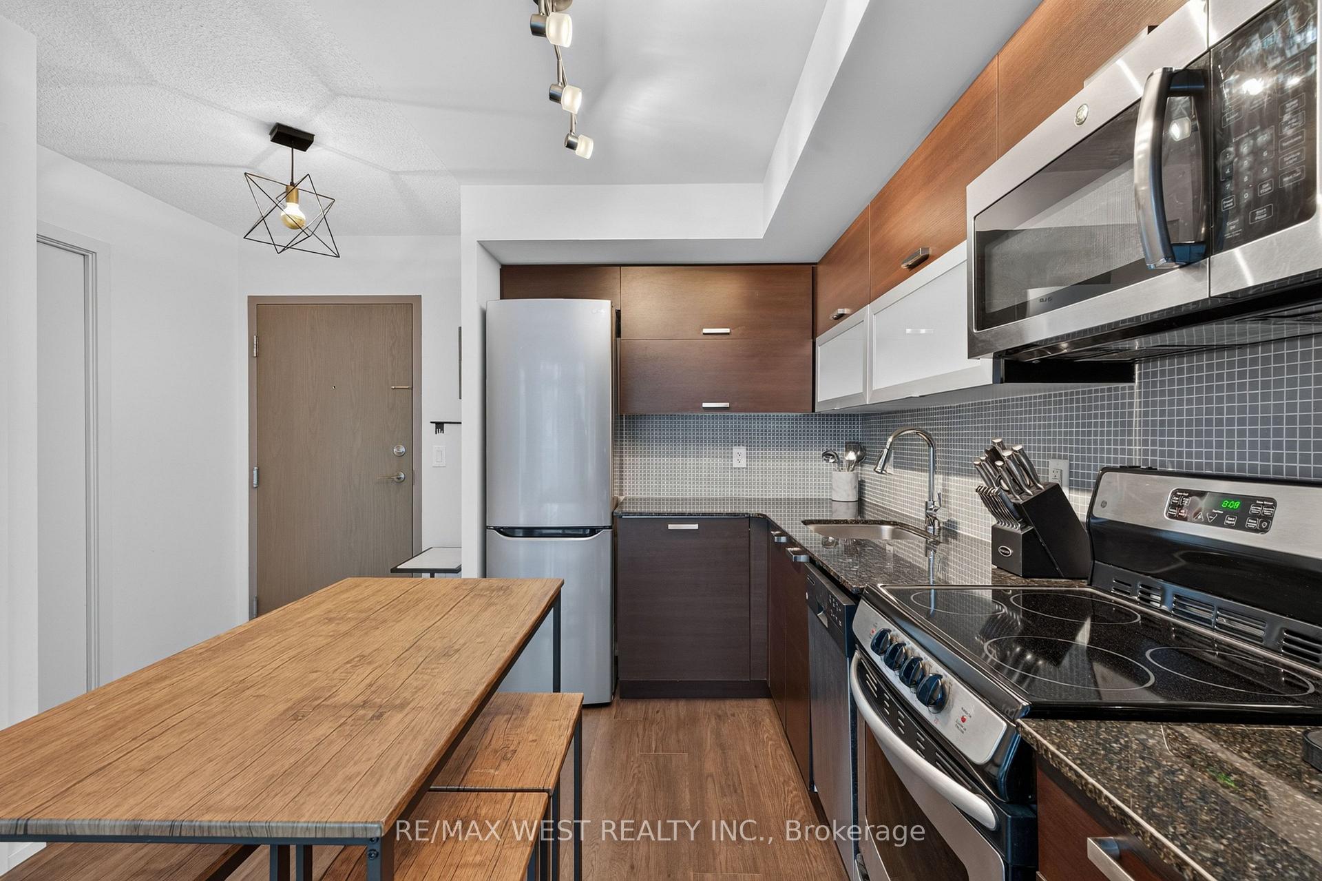 Photo 13 of Unit 1802, 36 Lisgar Street, Toronto, Little Portugal — HOMEH