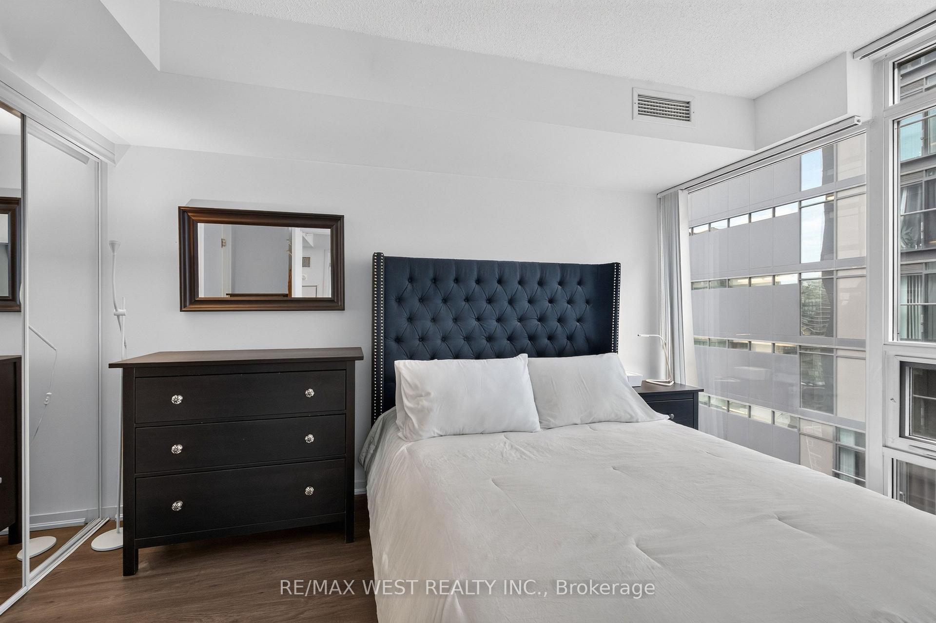 Photo 15 of Unit 1802, 36 Lisgar Street, Toronto, Little Portugal — HOMEH