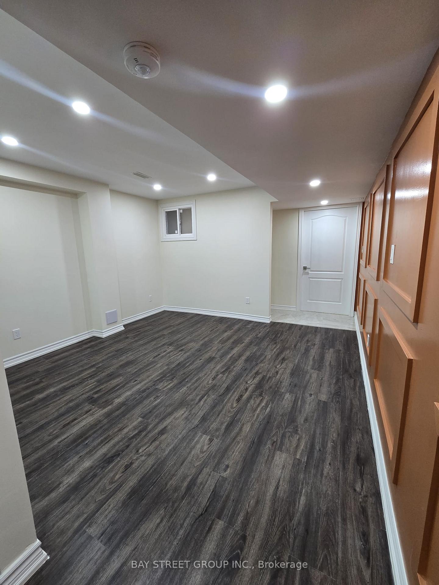 Photo 5 of 39 Decast Crescent, Markham, Box Grove — HOMEH