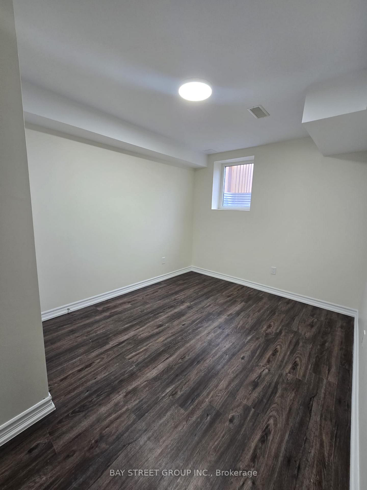Photo 9 of 39 Decast Crescent, Markham, Box Grove — HOMEH