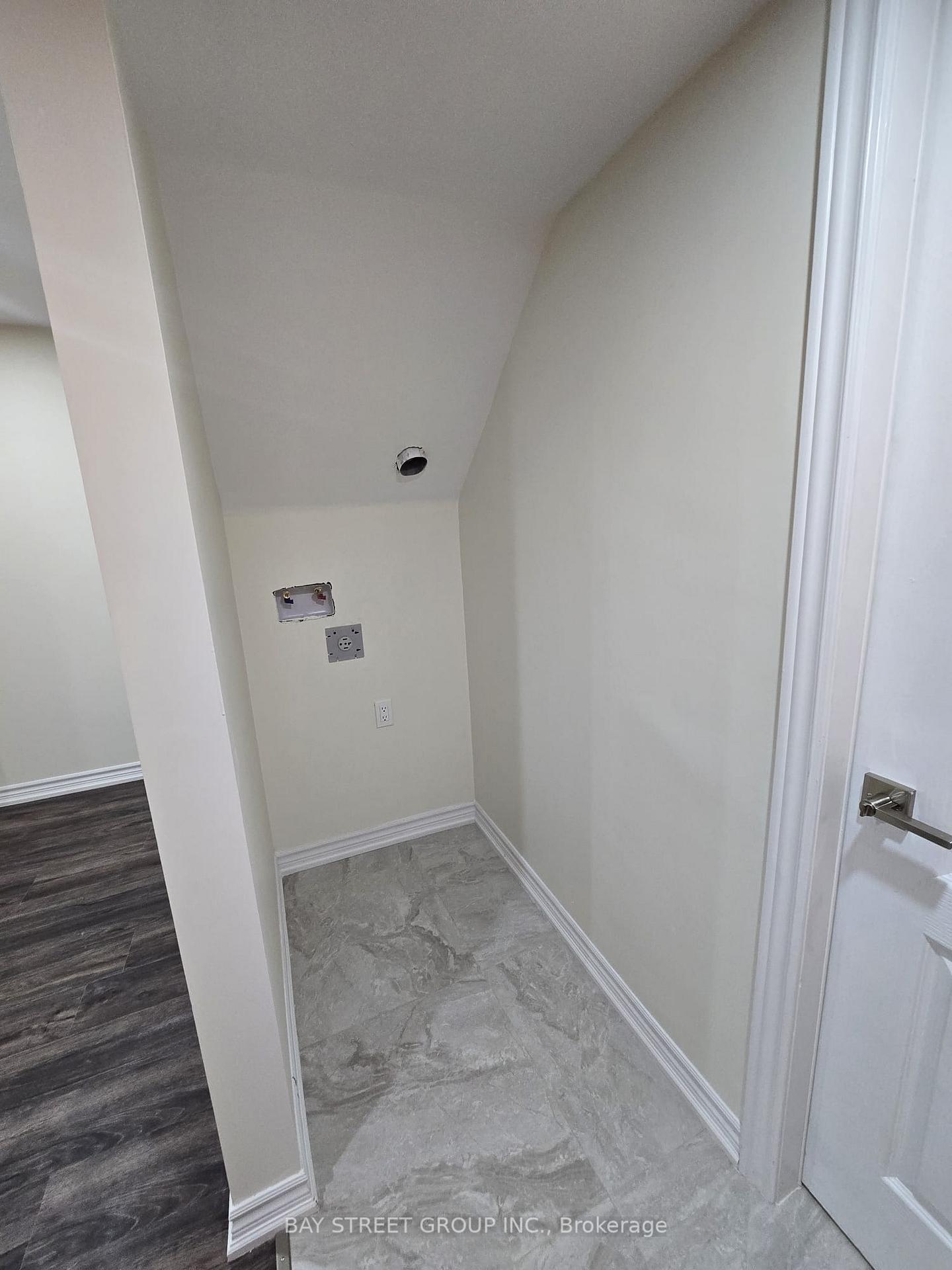 Photo 11 of 39 Decast Crescent, Markham, Box Grove — HOMEH