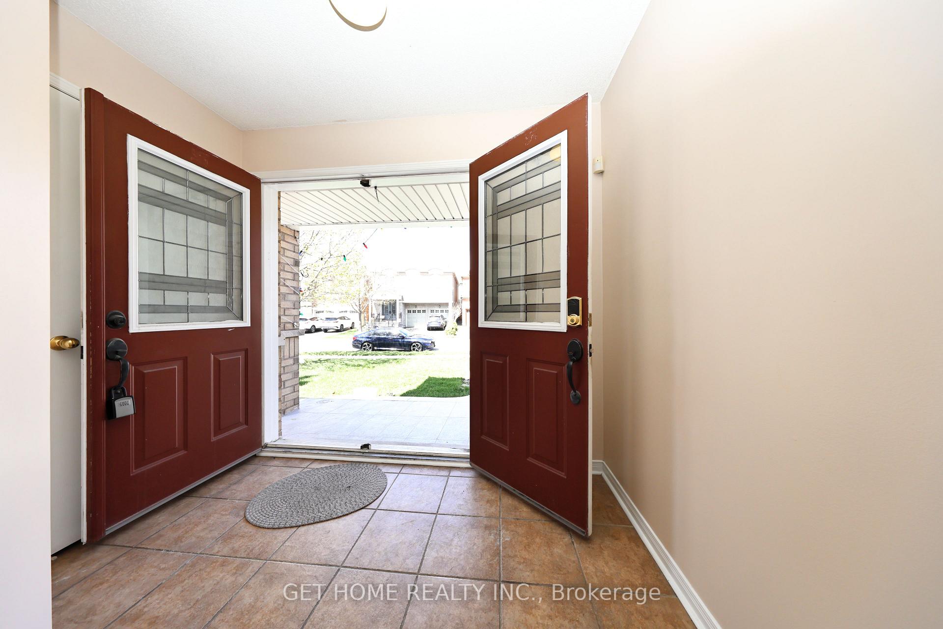 Photo 2 of 62 Charcoal Way, Brampton, Bram West — HOMEH
