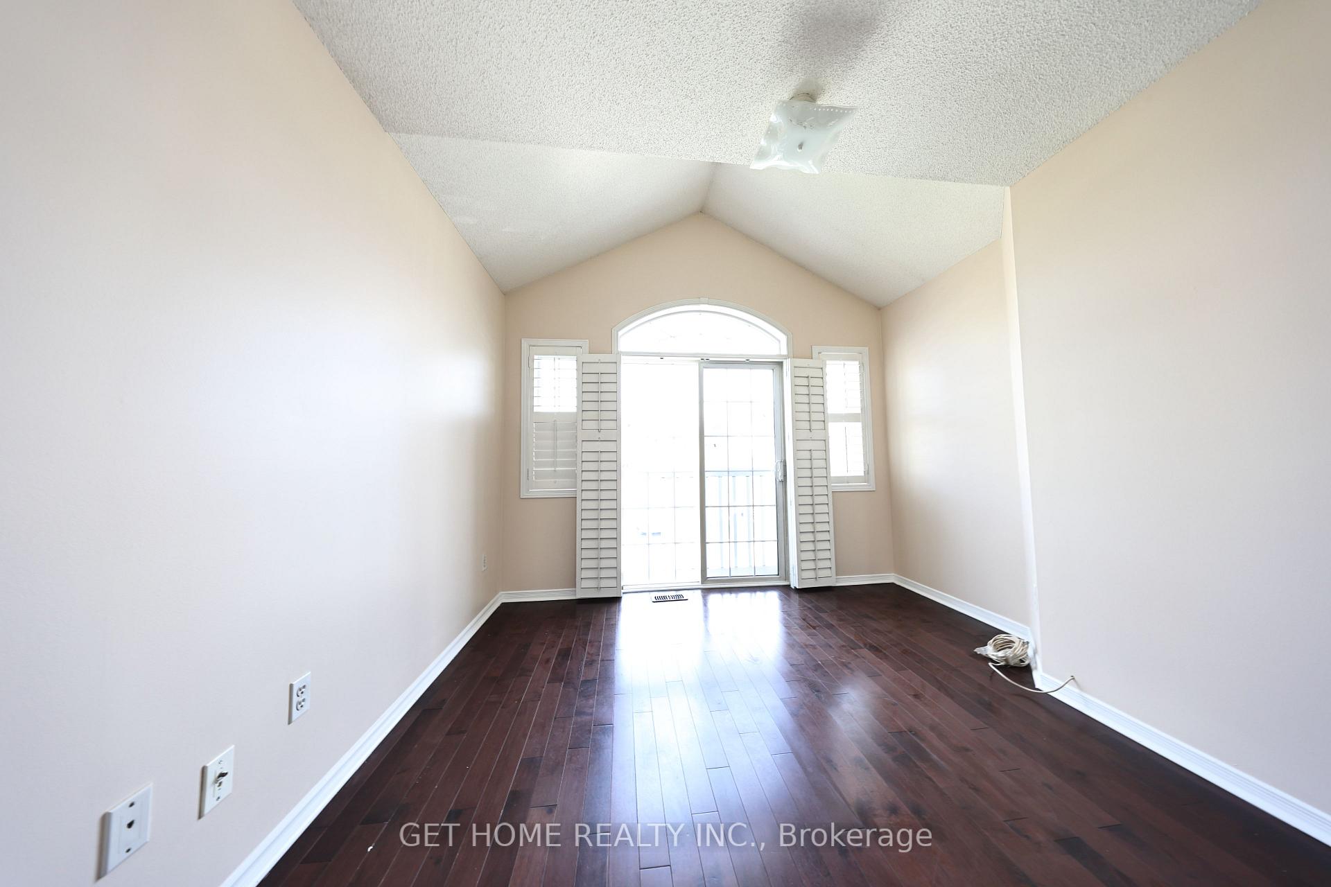 Photo 6 of 62 Charcoal Way, Brampton, Bram West — HOMEH