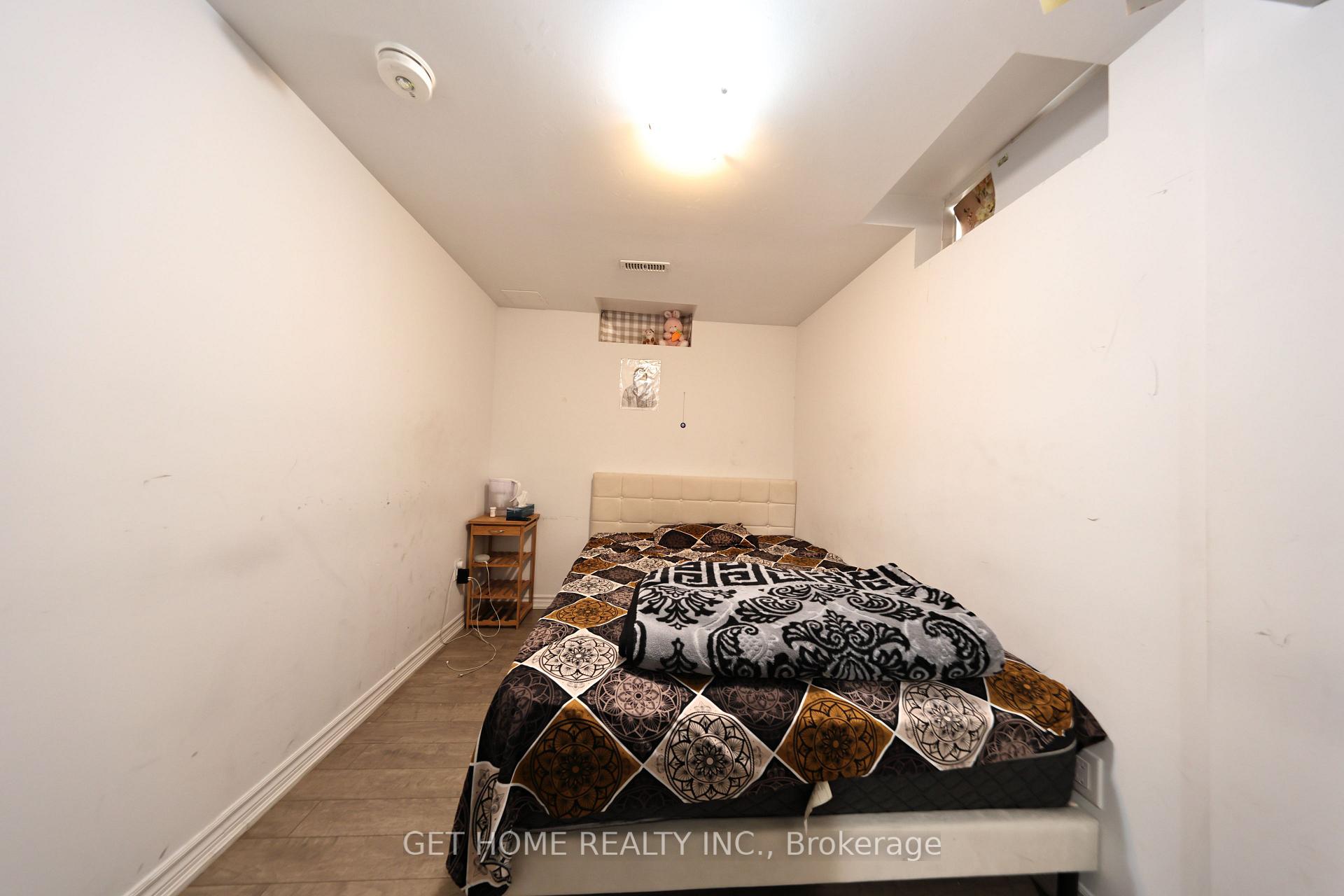 Photo 14 of 62 Charcoal Way, Brampton, Bram West — HOMEH