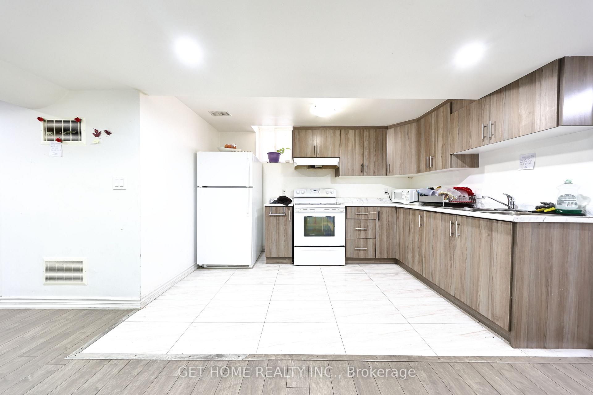 Photo 15 of 62 Charcoal Way, Brampton, Bram West — HOMEH
