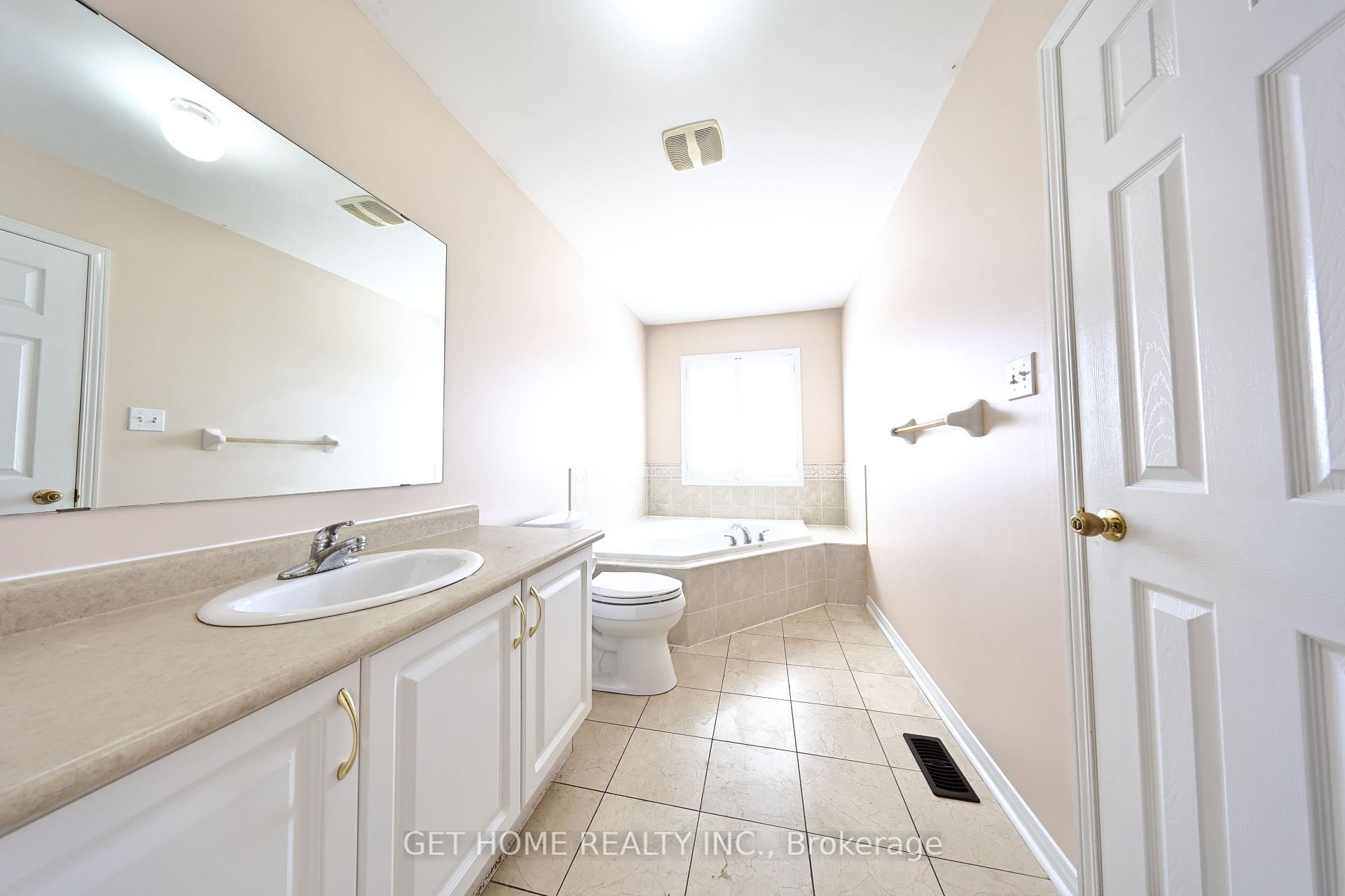 Photo 16 of 62 Charcoal Way, Brampton, Bram West — HOMEH