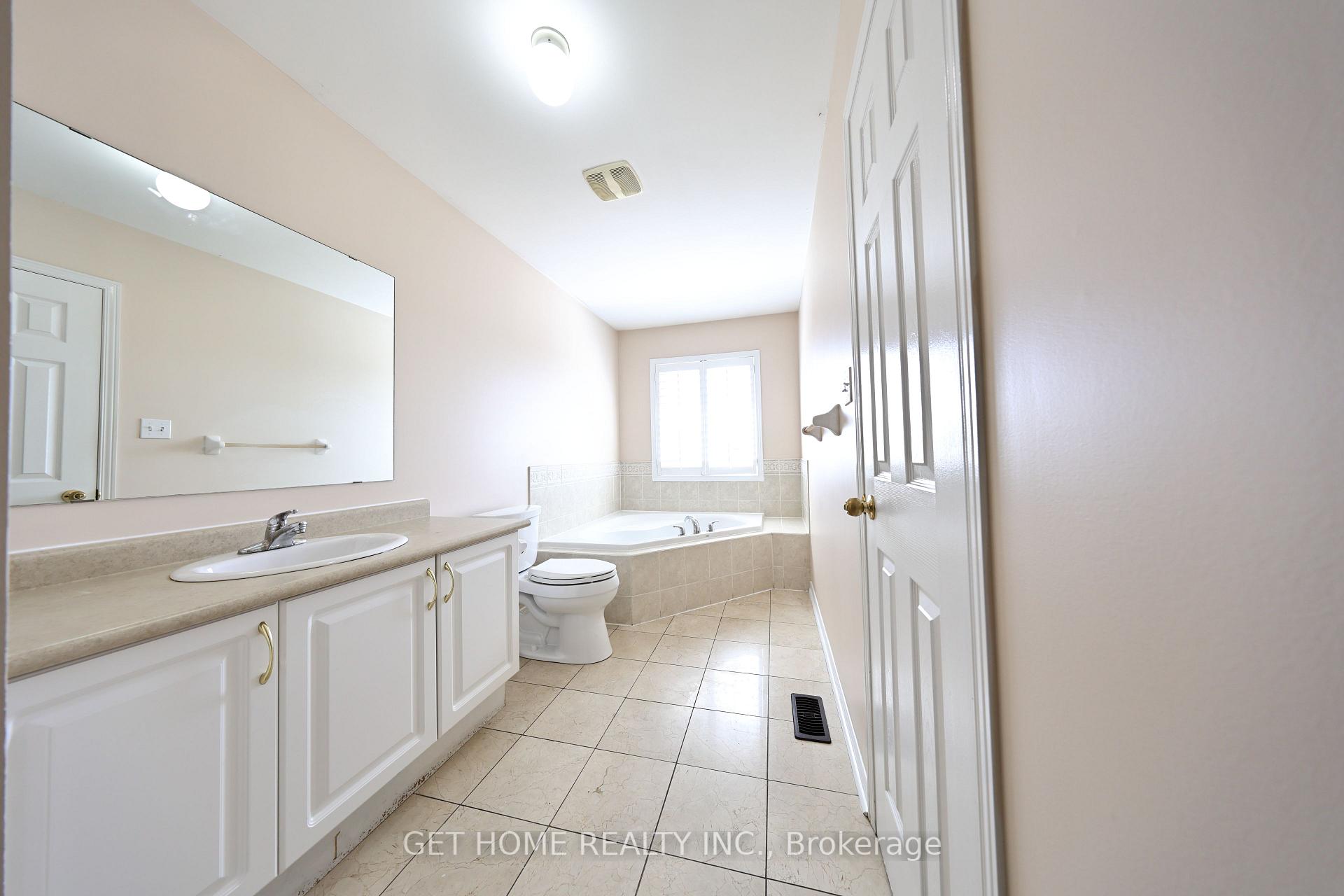 Photo 17 of 62 Charcoal Way, Brampton, Bram West — HOMEH