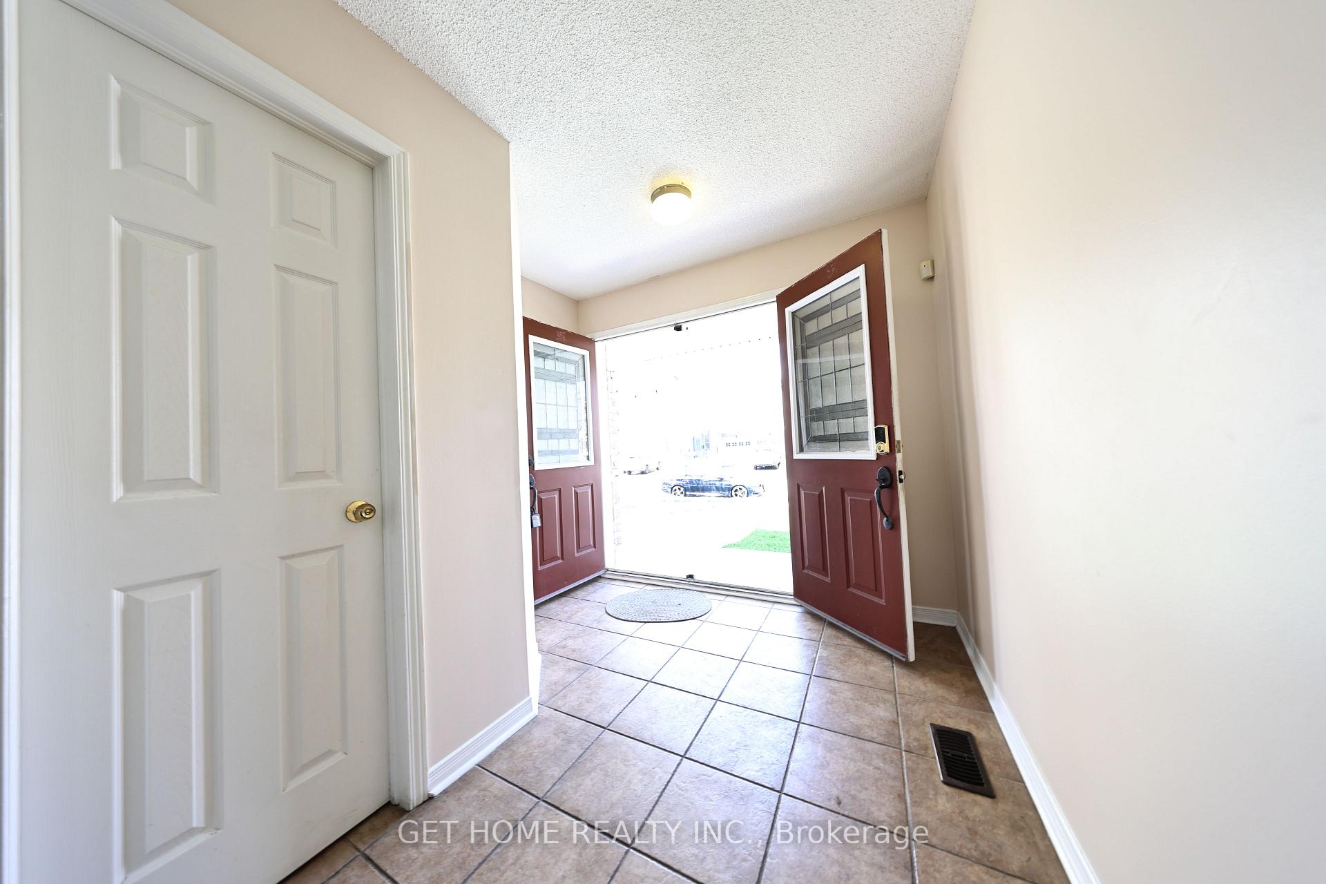 Photo 33 of 62 Charcoal Way, Brampton, Bram West — HOMEH