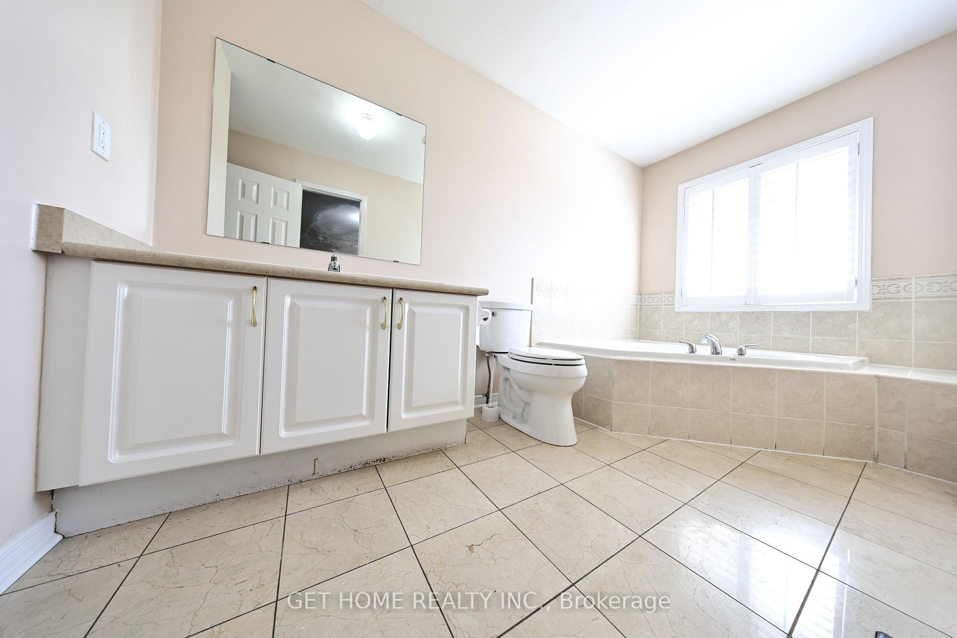 Photo 34 of 62 Charcoal Way, Brampton, Bram West — HOMEH
