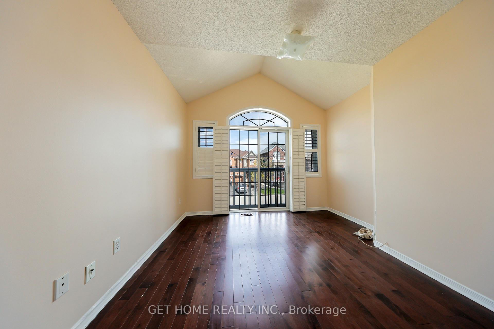 Photo 45 of 62 Charcoal Way, Brampton, Bram West — HOMEH