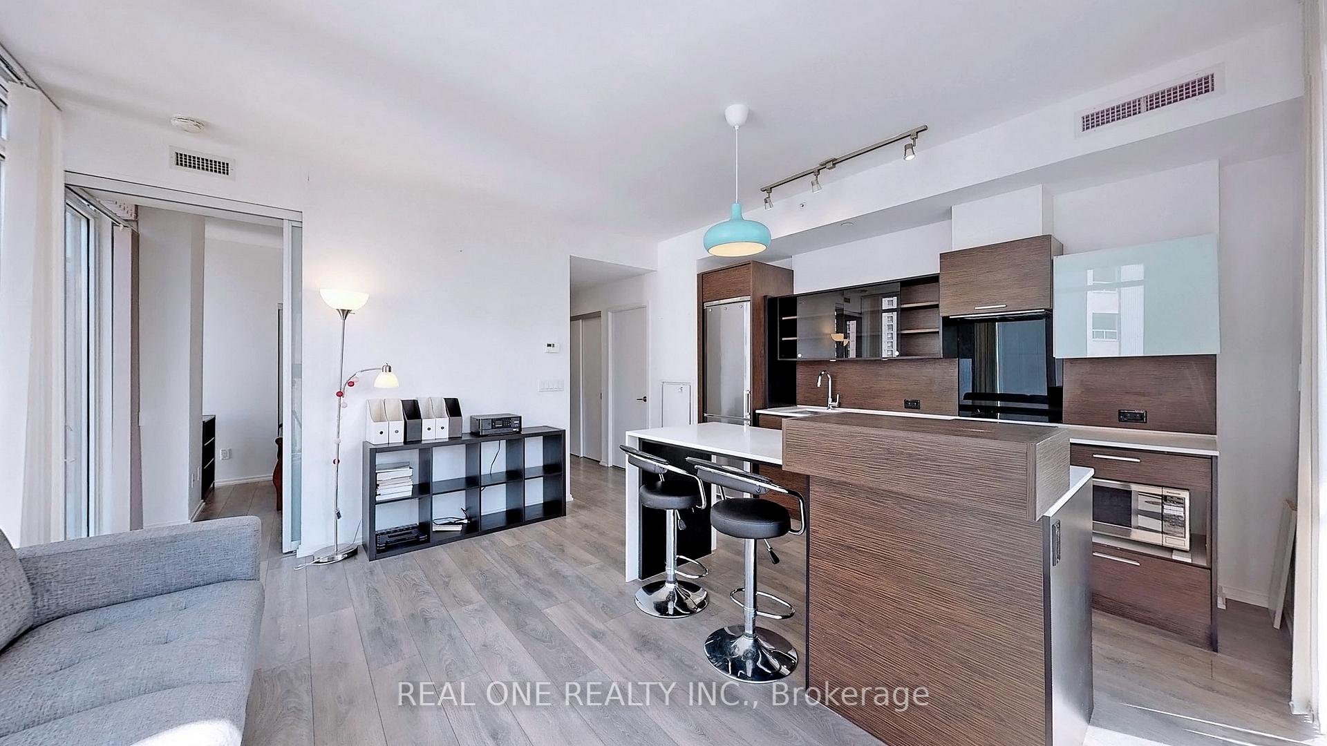Photo 9 of Unit 1004, 75 St Nicholas Street, Toronto, Bay Street Corridor — HOMEH
