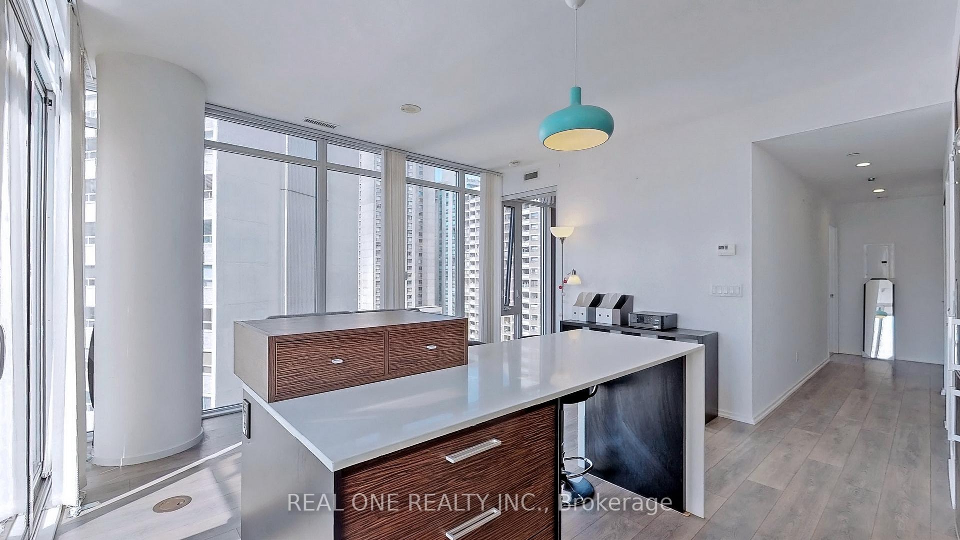 Photo 13 of Unit 1004, 75 St Nicholas Street, Toronto, Bay Street Corridor — HOMEH