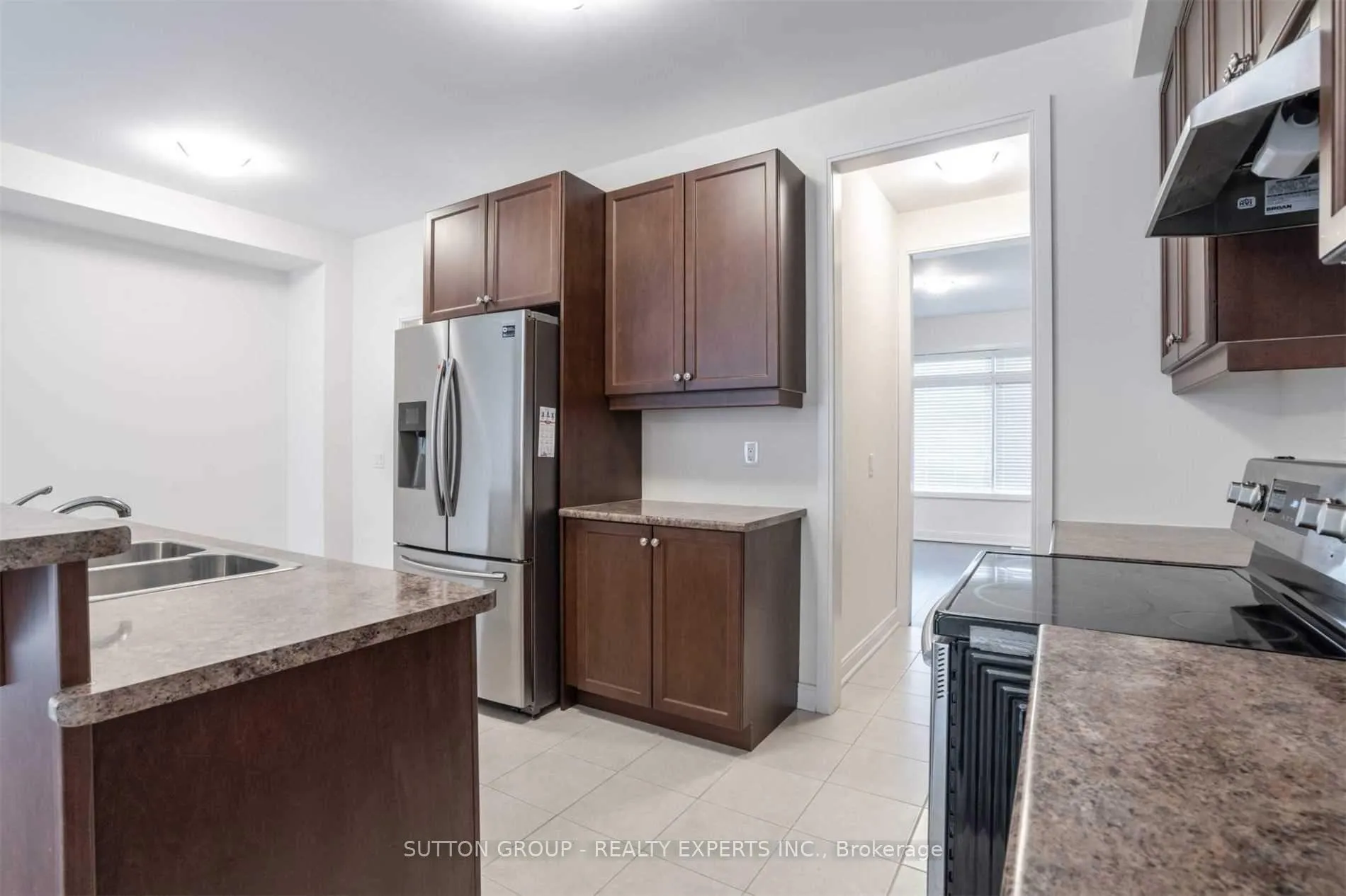 Photo 9 of 6 Military Crescent, Brampton, Northwest Brampton — HOMEH