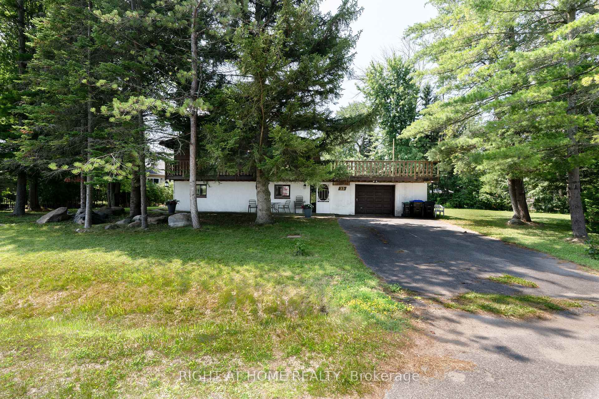Photo 2 of 25 William Avenue, Wasaga Beach — HOMEH