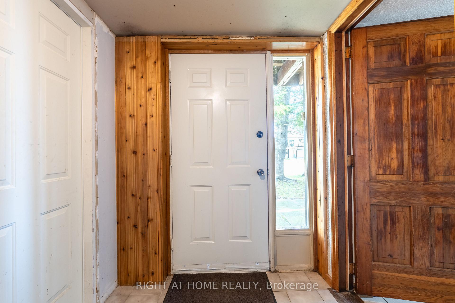 Photo 3 of 25 William Avenue, Wasaga Beach — HOMEH