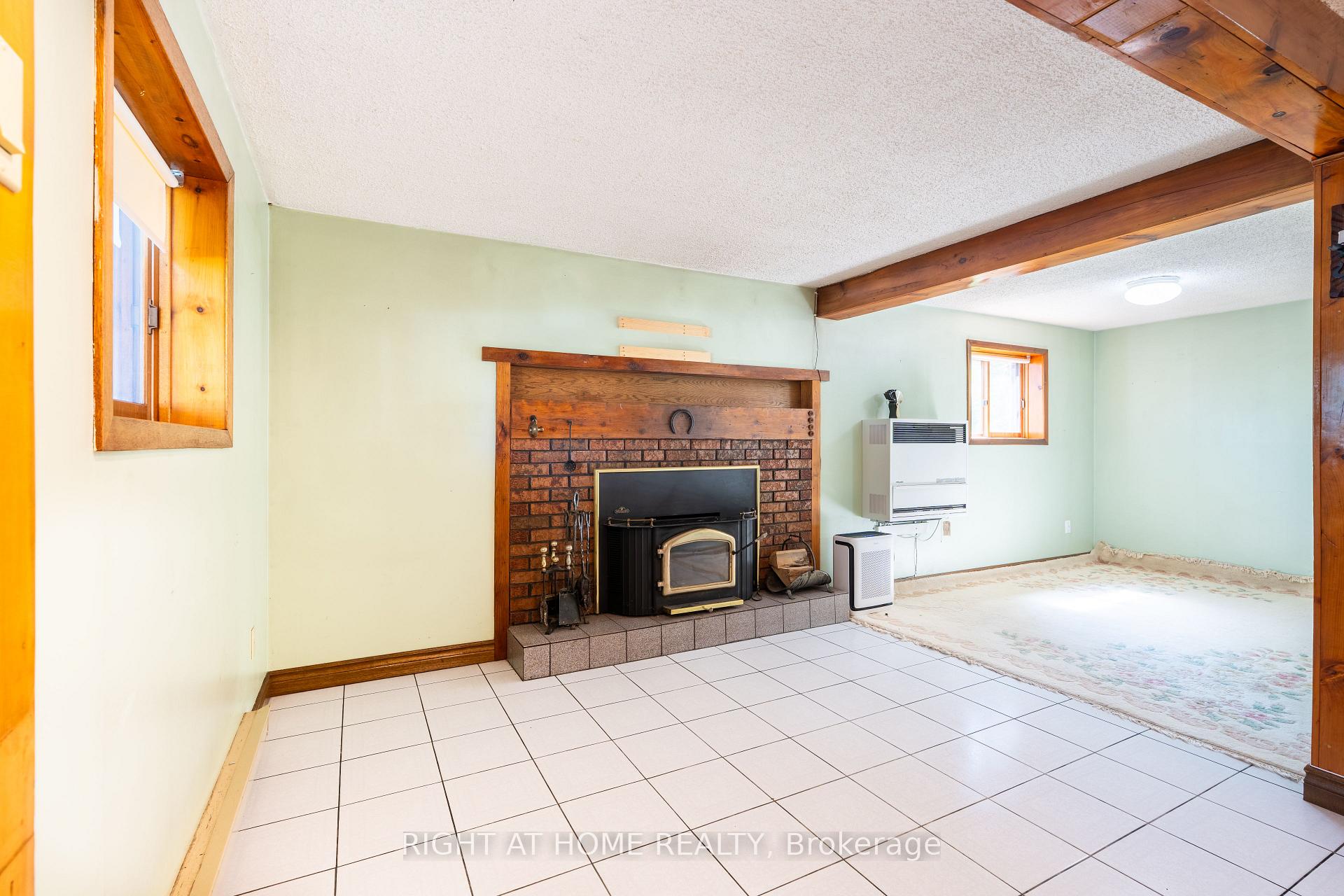 Photo 7 of 25 William Avenue, Wasaga Beach — HOMEH