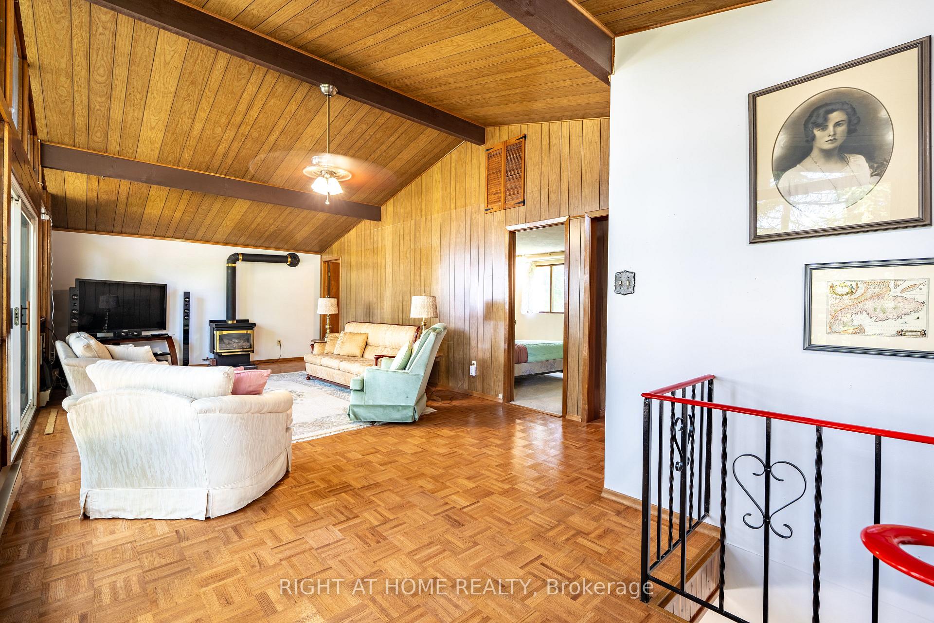 Photo 13 of 25 William Avenue, Wasaga Beach — HOMEH
