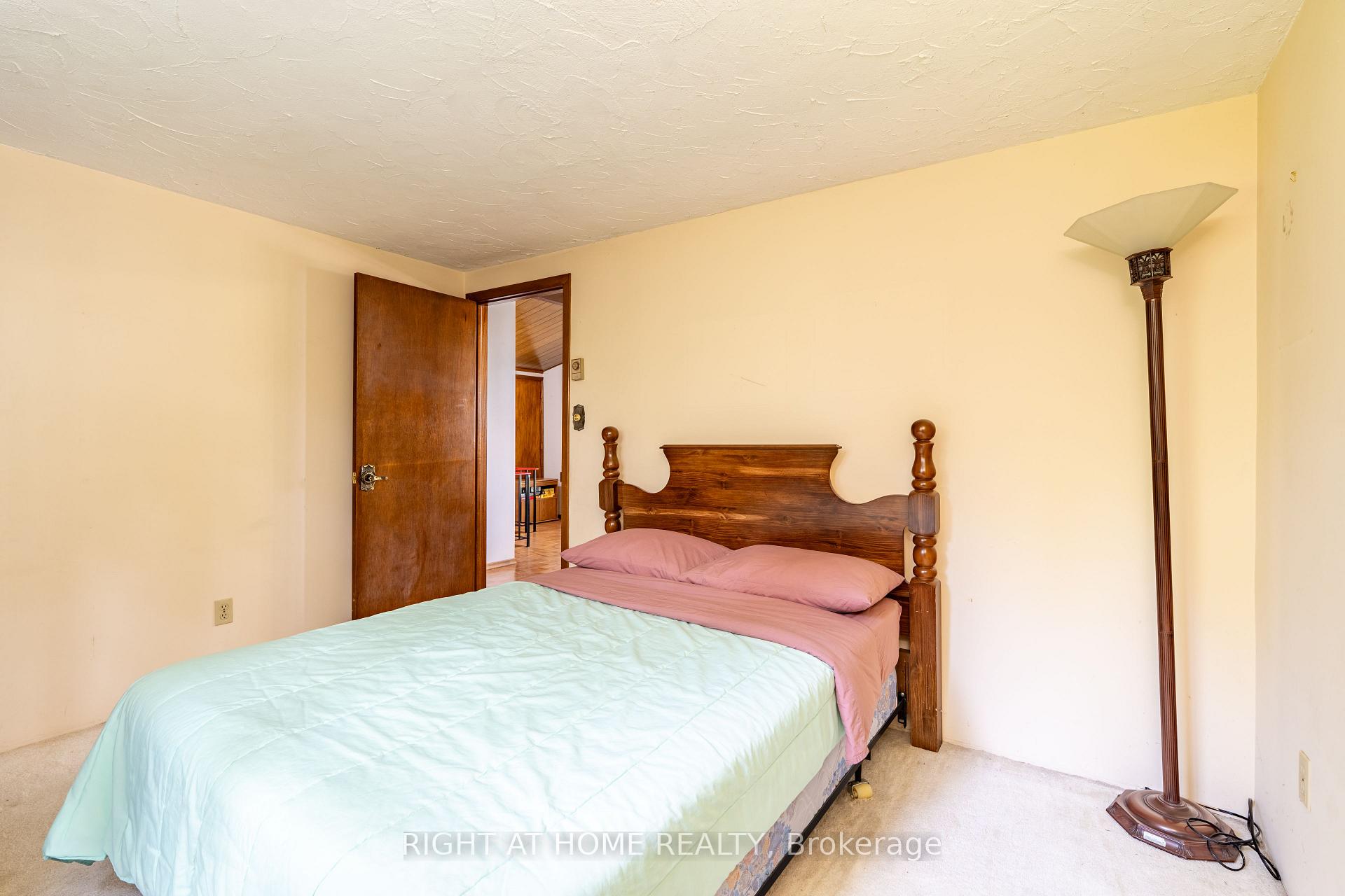 Photo 17 of 25 William Avenue, Wasaga Beach — HOMEH