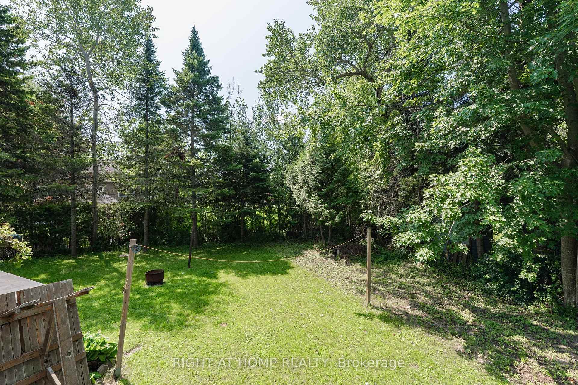 Photo 24 of 25 William Avenue, Wasaga Beach — HOMEH