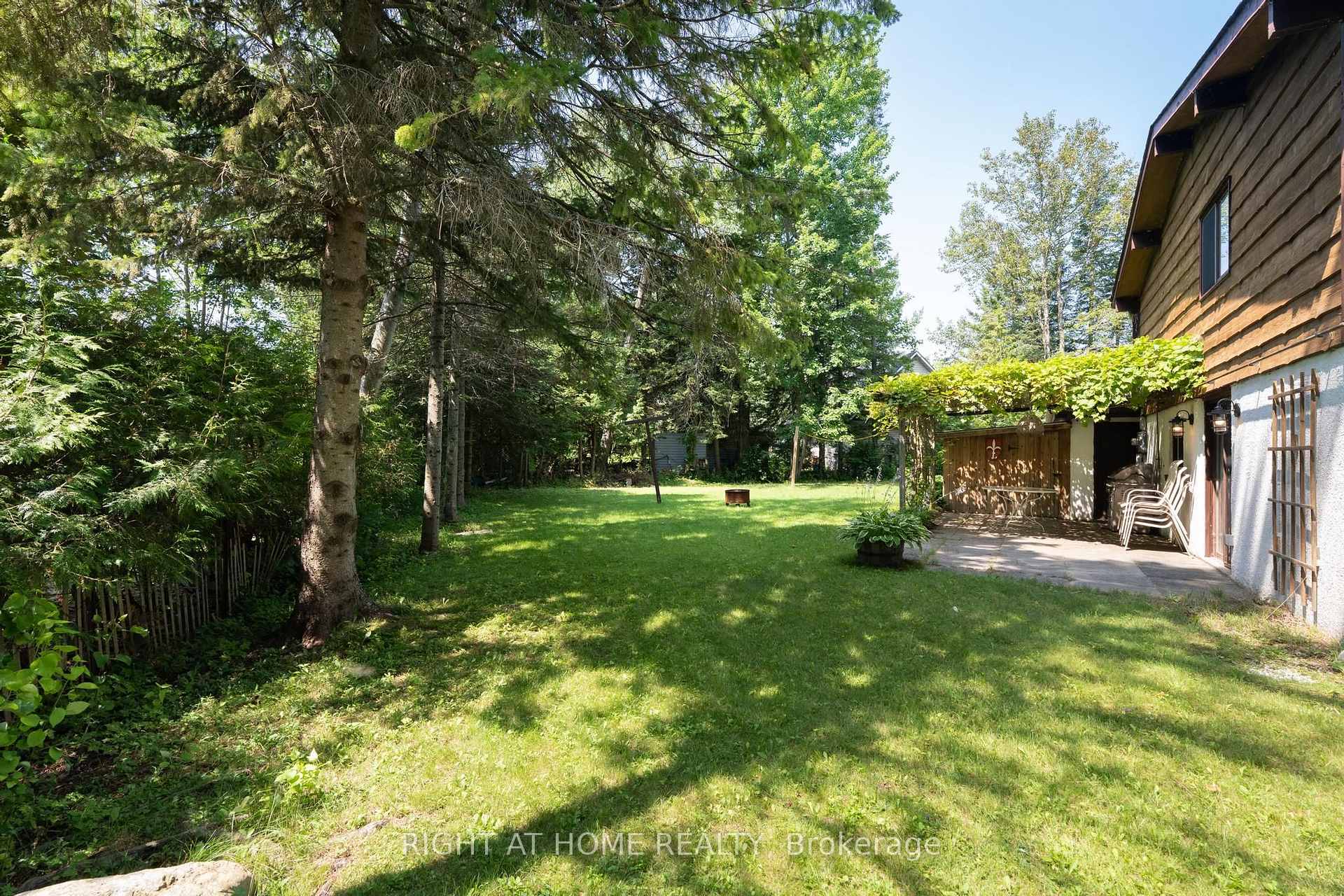 Photo 26 of 25 William Avenue, Wasaga Beach — HOMEH