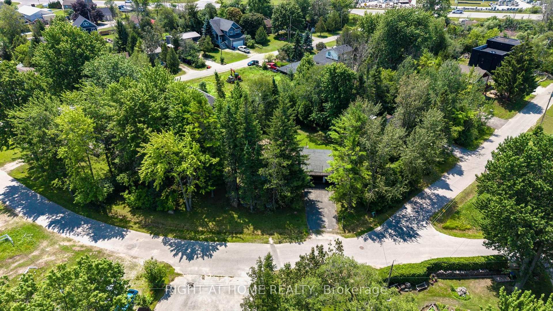 Photo 31 of 25 William Avenue, Wasaga Beach — HOMEH