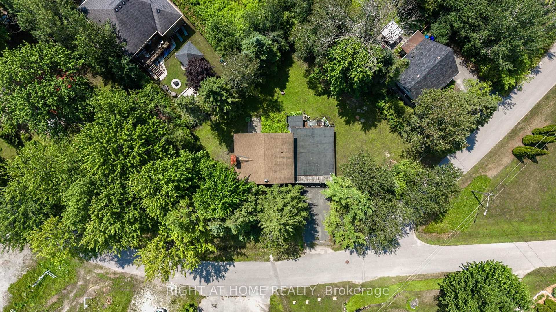 Photo 32 of 25 William Avenue, Wasaga Beach — HOMEH