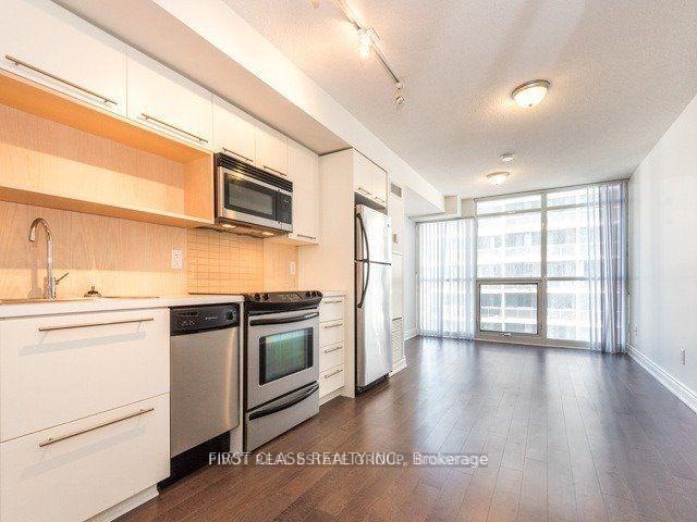 Photo 7 of 25 Carlton Street, Toronto, Church-Yonge Corridor — HOMEH