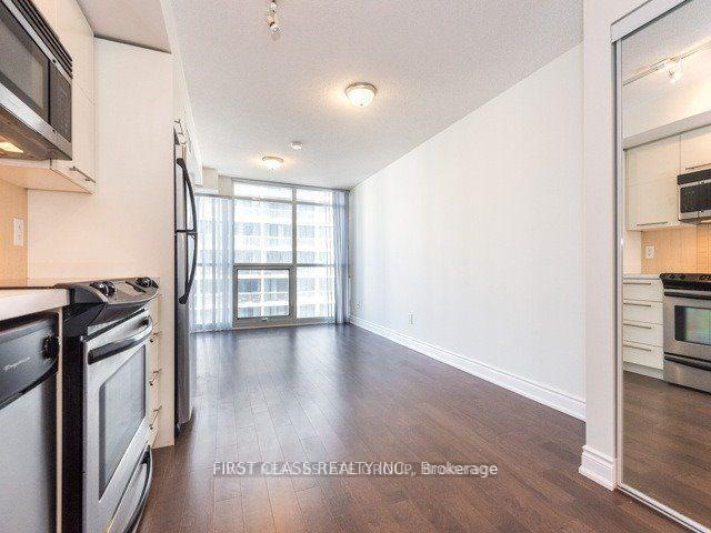 Photo 9 of 25 Carlton Street, Toronto, Church-Yonge Corridor — HOMEH