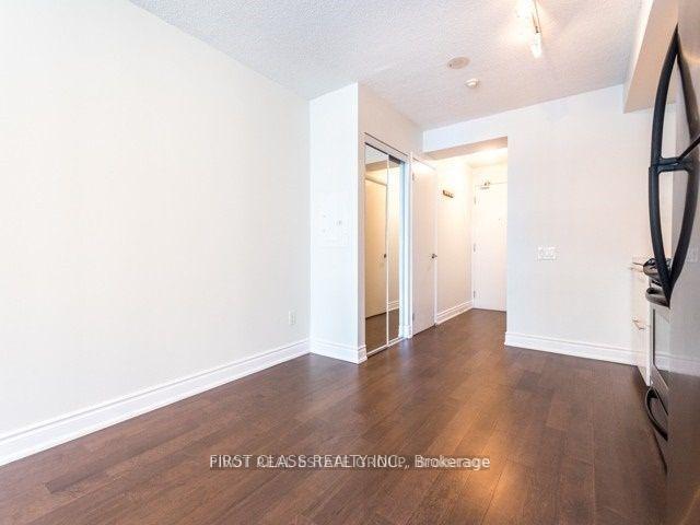 Photo 10 of 25 Carlton Street, Toronto, Church-Yonge Corridor — HOMEH