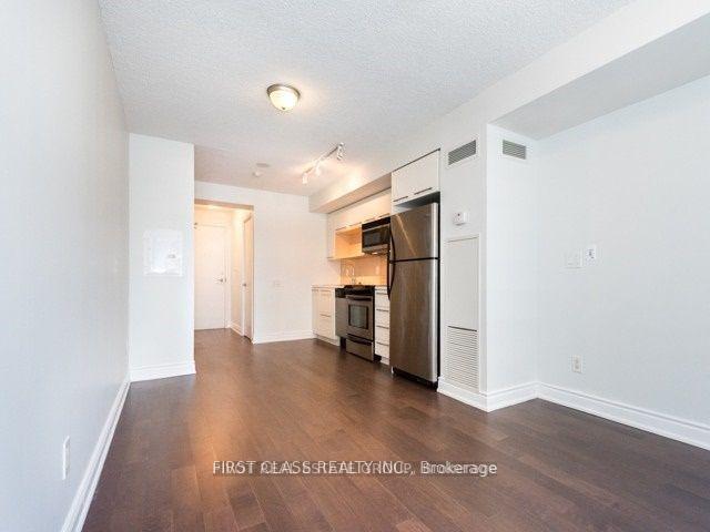 Photo 11 of 25 Carlton Street, Toronto, Church-Yonge Corridor — HOMEH