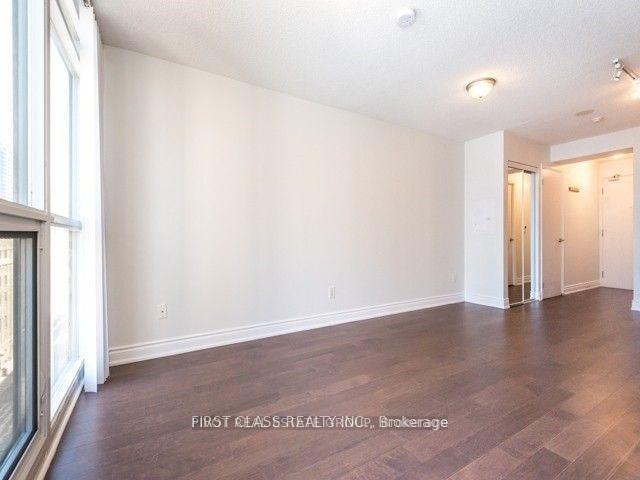 Photo 12 of 25 Carlton Street, Toronto, Church-Yonge Corridor — HOMEH