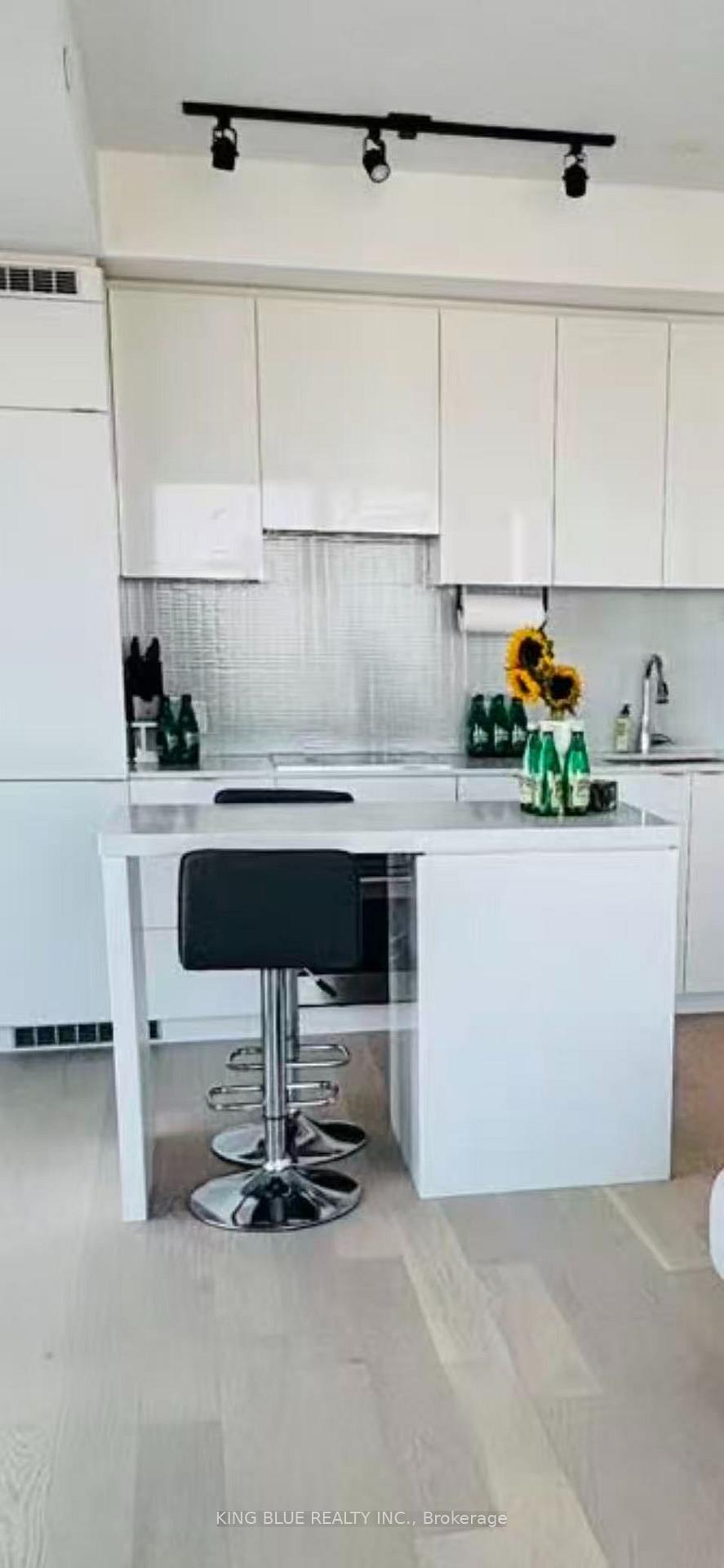 Photo 1 of Unit 3510, 7 Grenville Street, Toronto, Bay Street Corridor — HOMEH