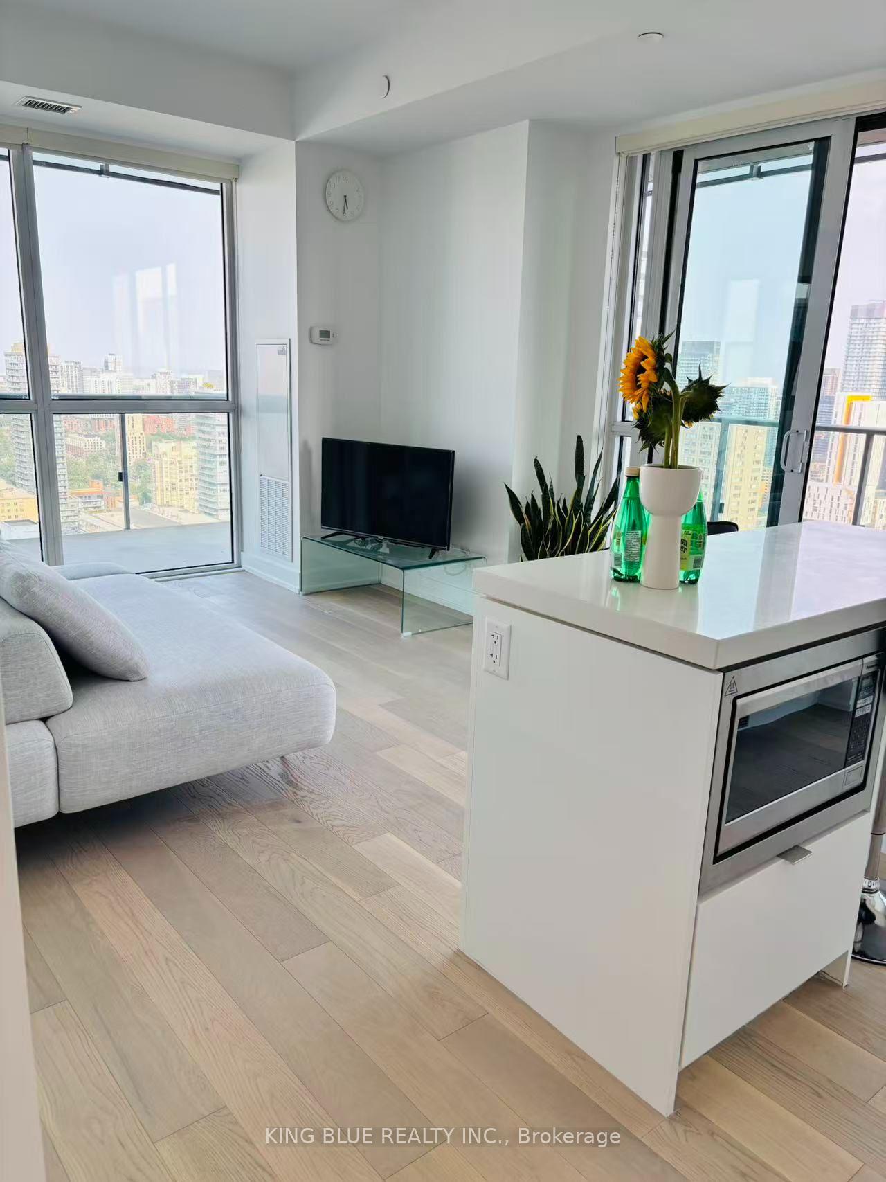 Photo 2 of Unit 3510, 7 Grenville Street, Toronto, Bay Street Corridor — HOMEH