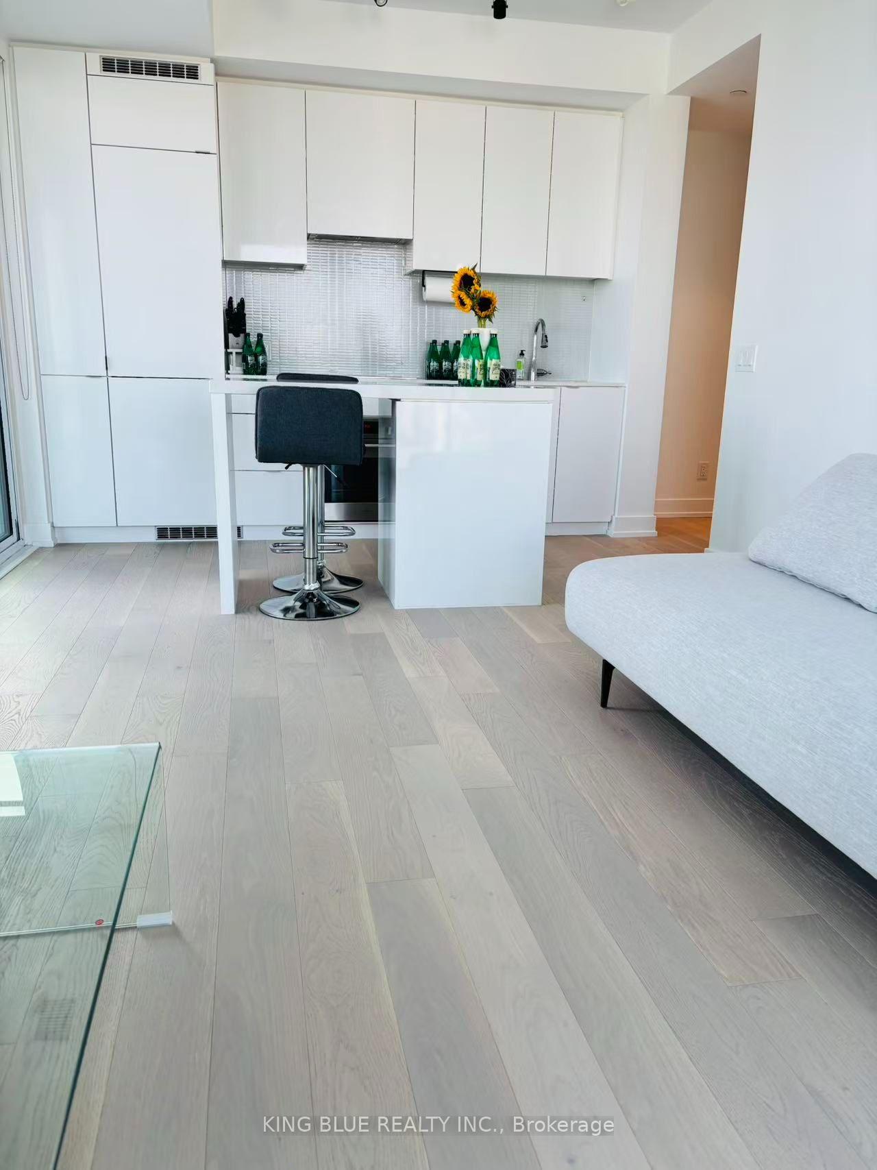 Photo 3 of Unit 3510, 7 Grenville Street, Toronto, Bay Street Corridor — HOMEH