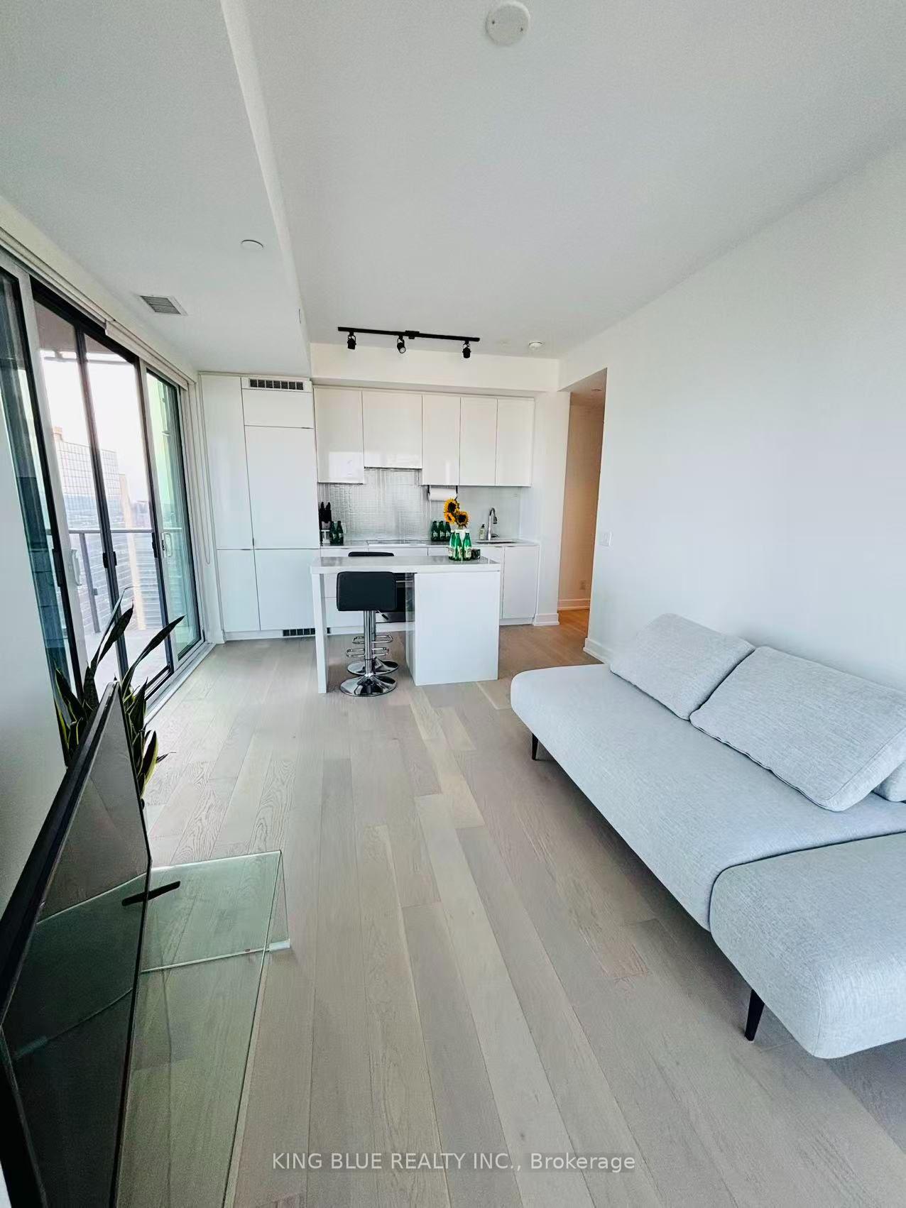 Photo 4 of Unit 3510, 7 Grenville Street, Toronto, Bay Street Corridor — HOMEH