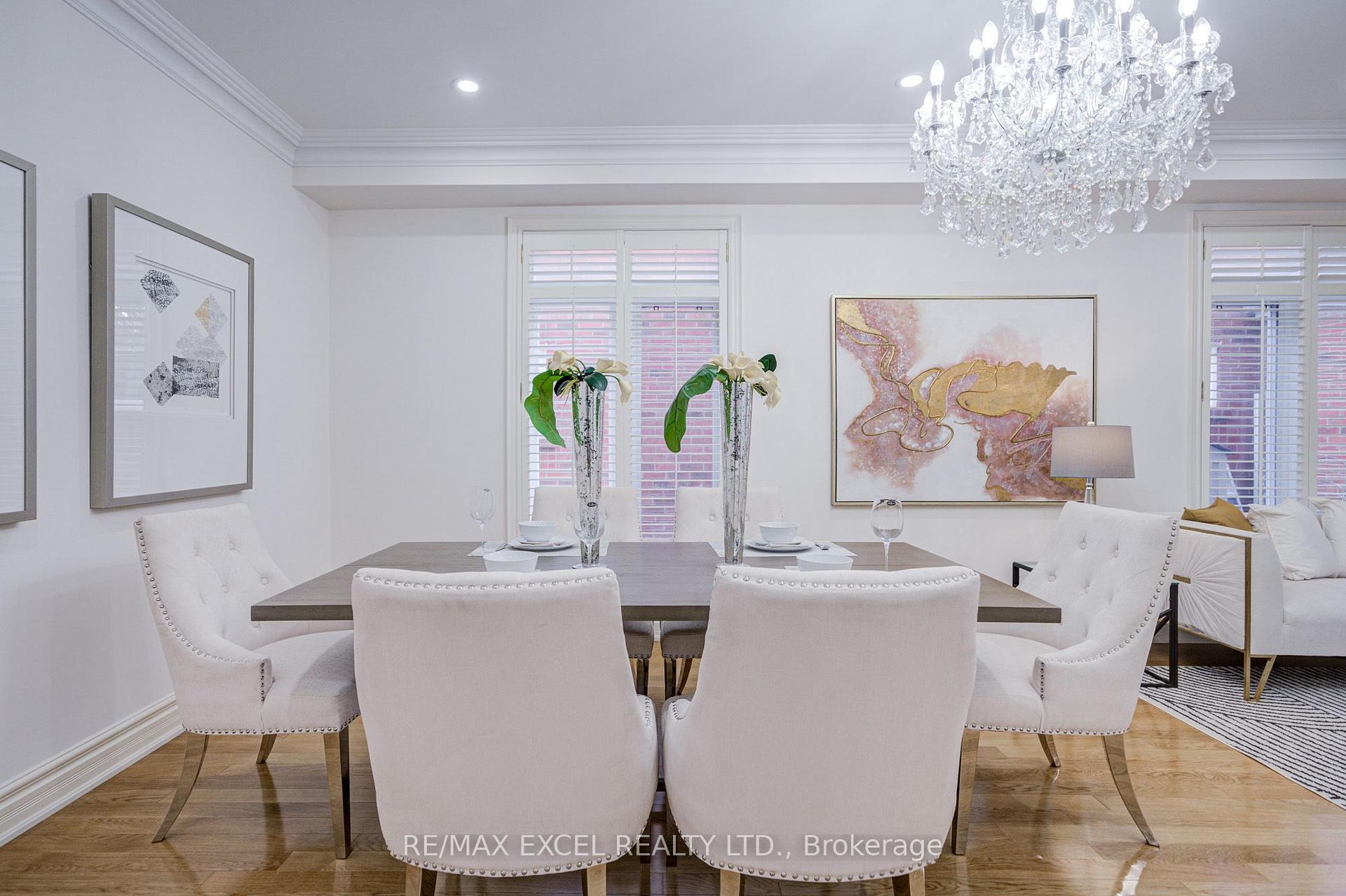 Photo 10 of 31 Pinewood Drive, Vaughan, Crestwood-Springfarm-Yorkhill — HOMEH