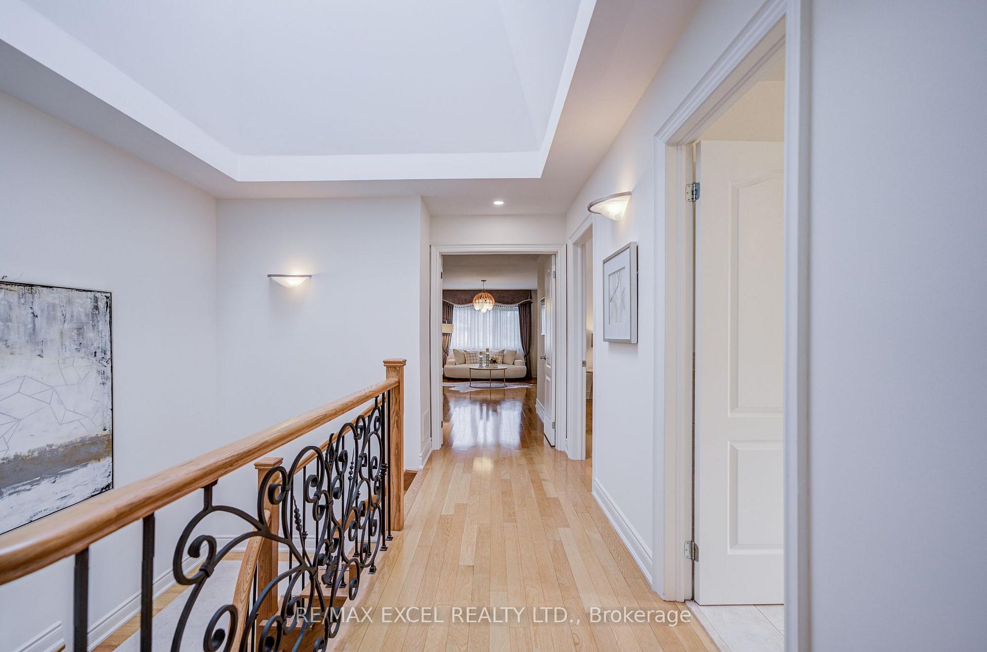 Photo 21 of 31 Pinewood Drive, Vaughan, Crestwood-Springfarm-Yorkhill — HOMEH