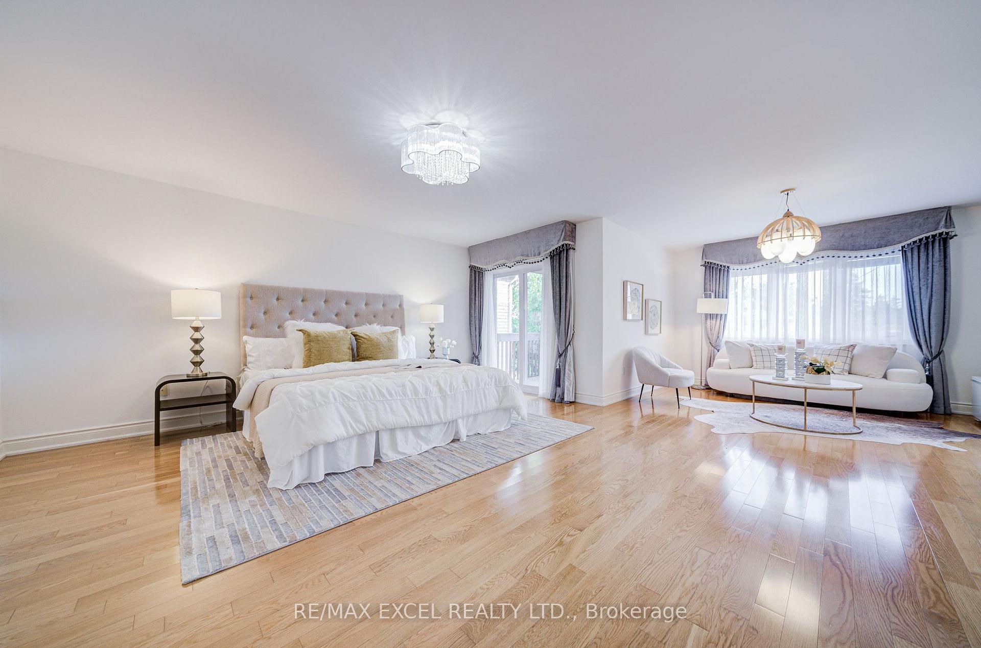 Photo 23 of 31 Pinewood Drive, Vaughan, Crestwood-Springfarm-Yorkhill — HOMEH