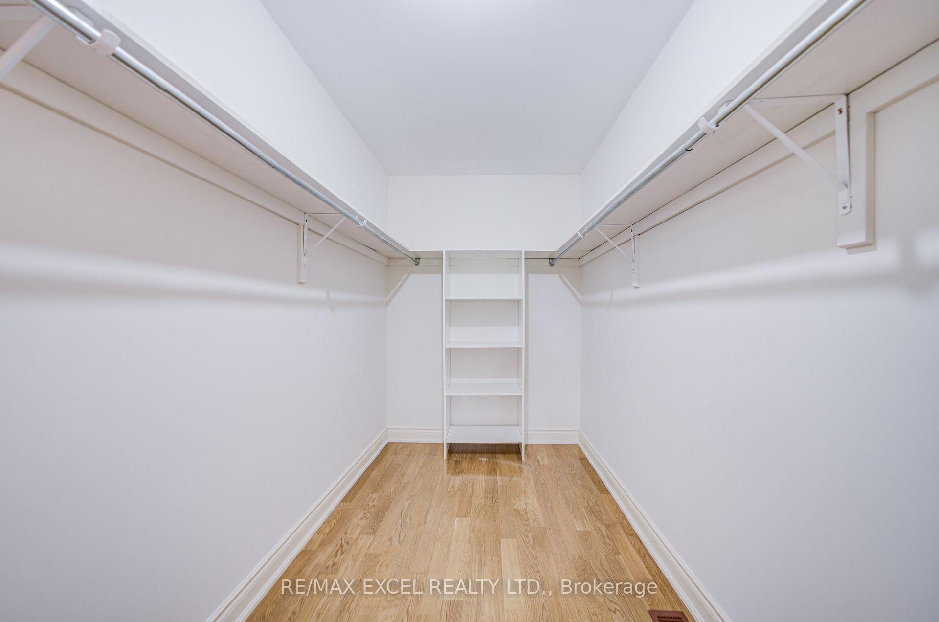 Photo 29 of 31 Pinewood Drive, Vaughan, Crestwood-Springfarm-Yorkhill — HOMEH