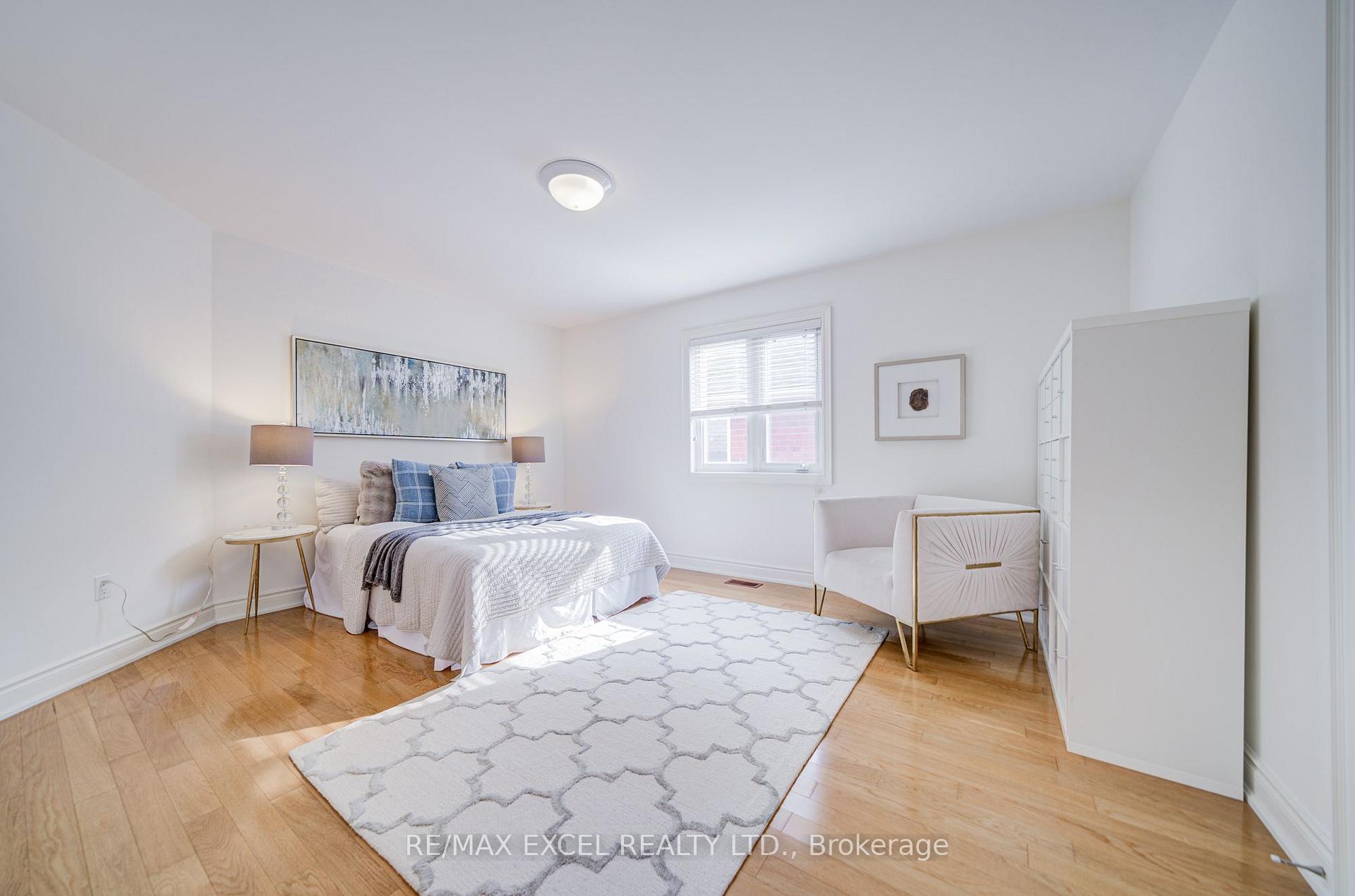 Photo 32 of 31 Pinewood Drive, Vaughan, Crestwood-Springfarm-Yorkhill — HOMEH