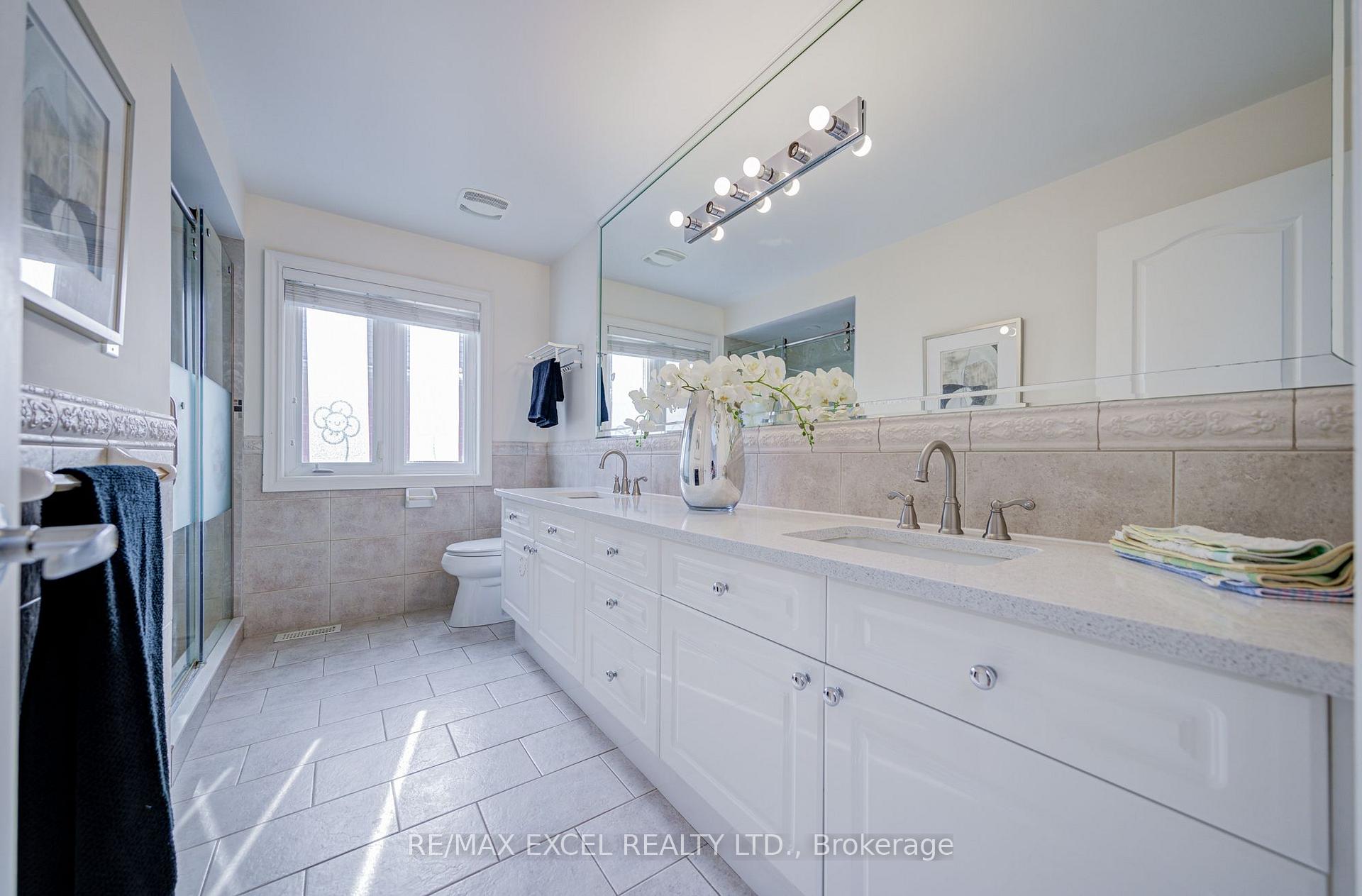 Photo 33 of 31 Pinewood Drive, Vaughan, Crestwood-Springfarm-Yorkhill — HOMEH